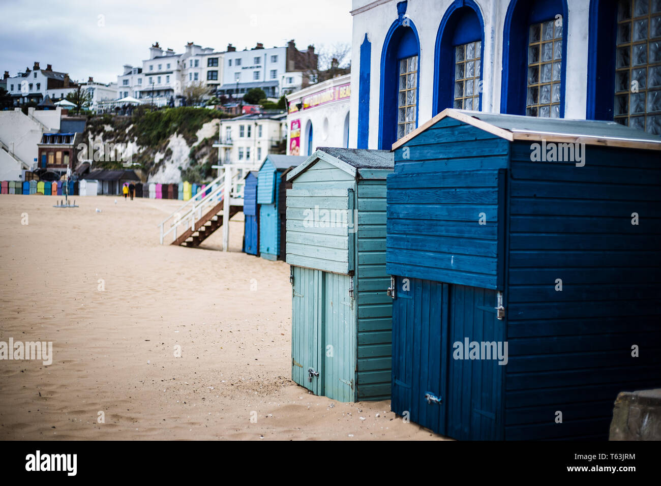 Cranbrook, Kent, Großbritannien. Strand Hütten auf dem Sand in Broadstairs. Stockfoto