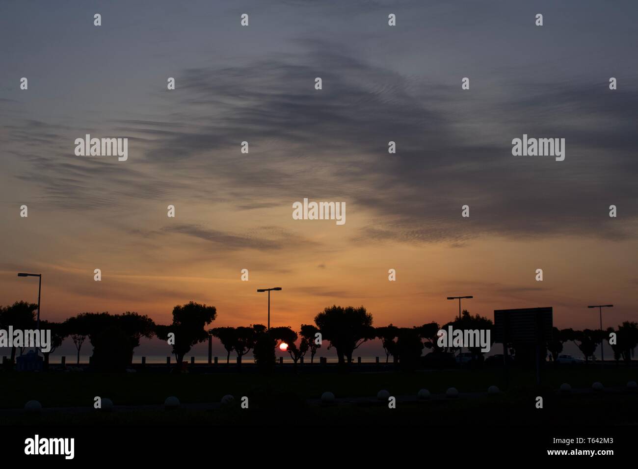 Sonnenaufgang Blick vom Strand von Kuwait City Stockfoto