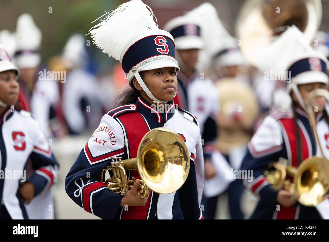 New Orleans, Louisiana, USA - 23. Februar 2019: Mardi Gras Parade, die southfield High School Marching Krieger aus Michigan, die in der para Stockfoto