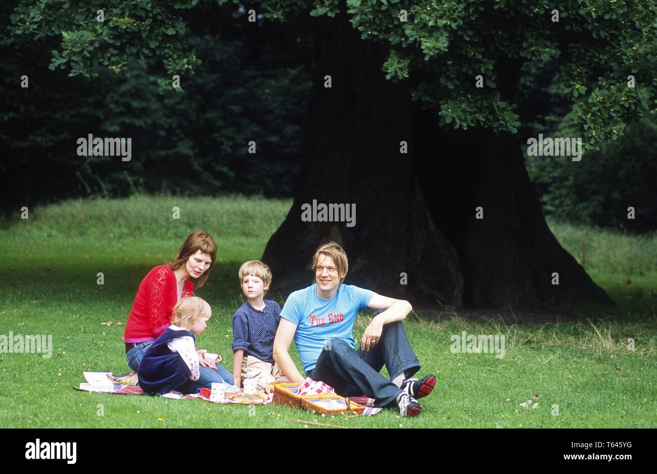 Familie im Park/Familienausflug in den Park Stockfoto