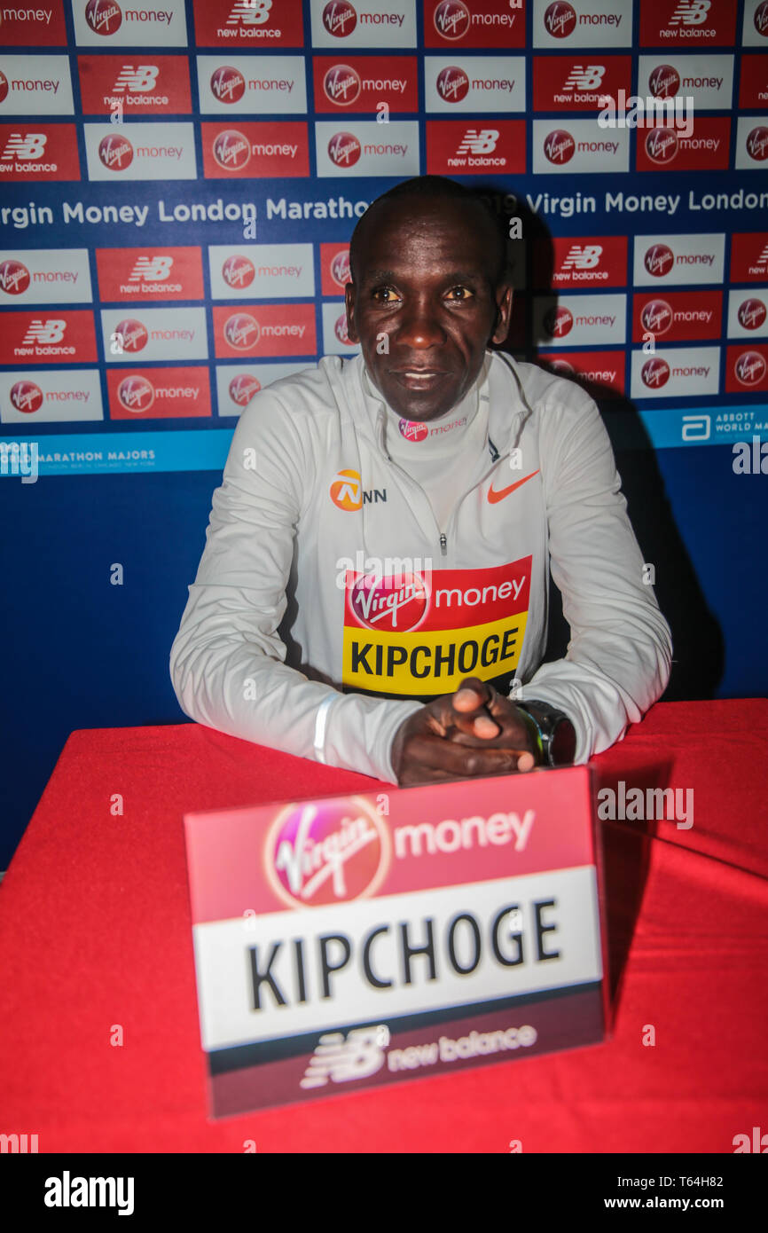 London, UK, 29. April 2019 London Marathon 2019 letztes Foto Anruf mit den Gewinnern des Virgin Money London Marathon 2019 Elite Männer Eliud Kipchoge (KEN) Stockfoto