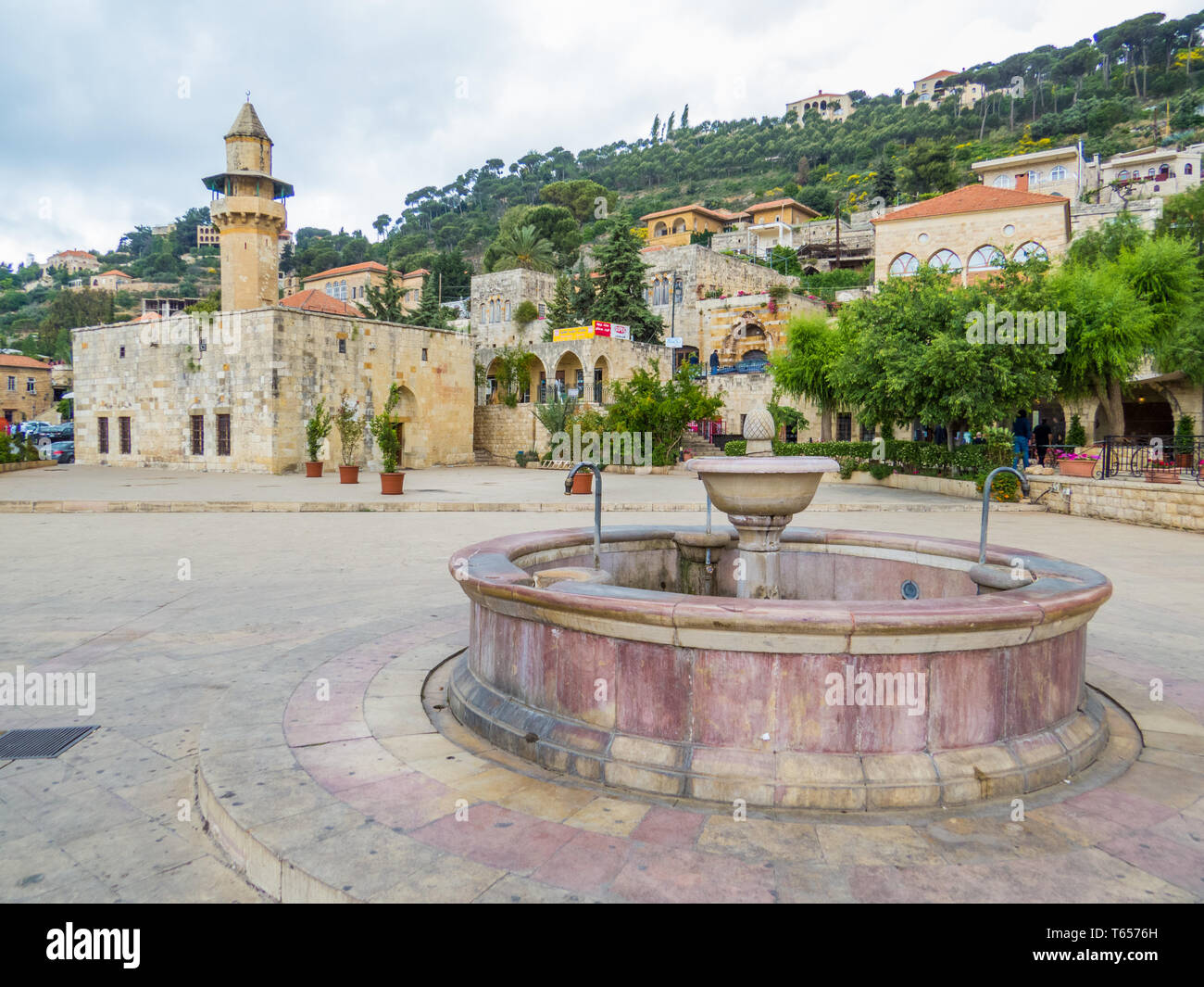 DEIR AL-QAMAR, Libanon - Mai 20, 2017: Blick auf die Elke II Palace und der Dorfplatz. Stockfoto
