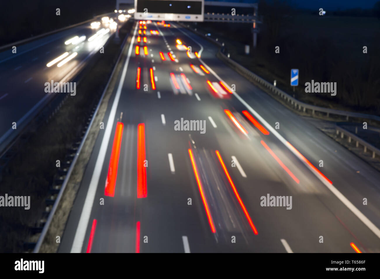 Verkehr auf eine typische deutsche Autobahn, Deutschland Stockfoto