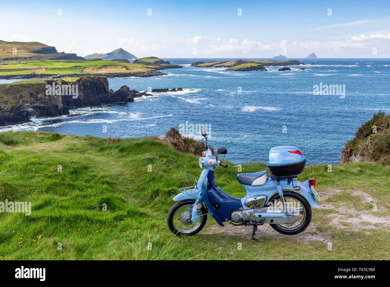 Honda wenig Cub 50 ccm bei Bray Head, Valentia Island, County Kerry, Irland Stockfoto