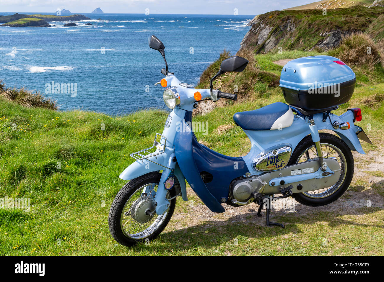 Honda wenig Cub 50 ccm bei Bray Head, Valentia Island, County Kerry, Irland Stockfoto