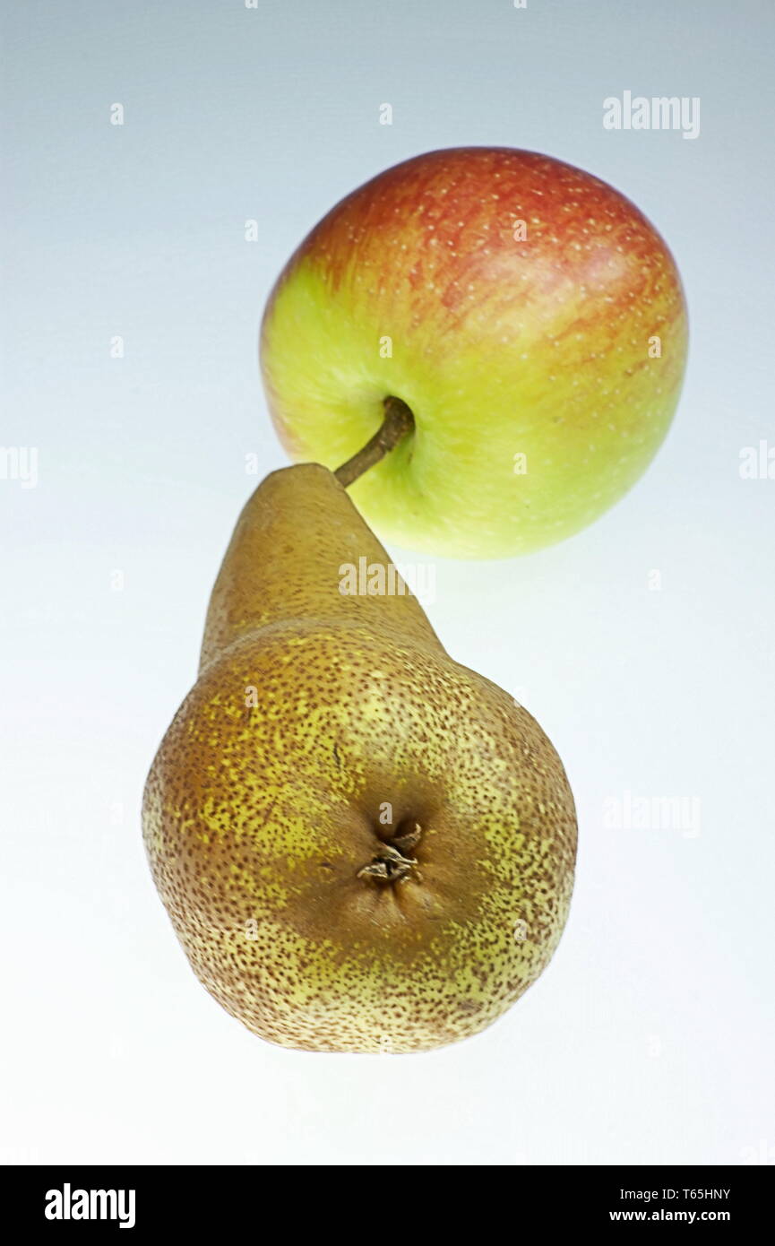 Apfel und Birne Stockfoto