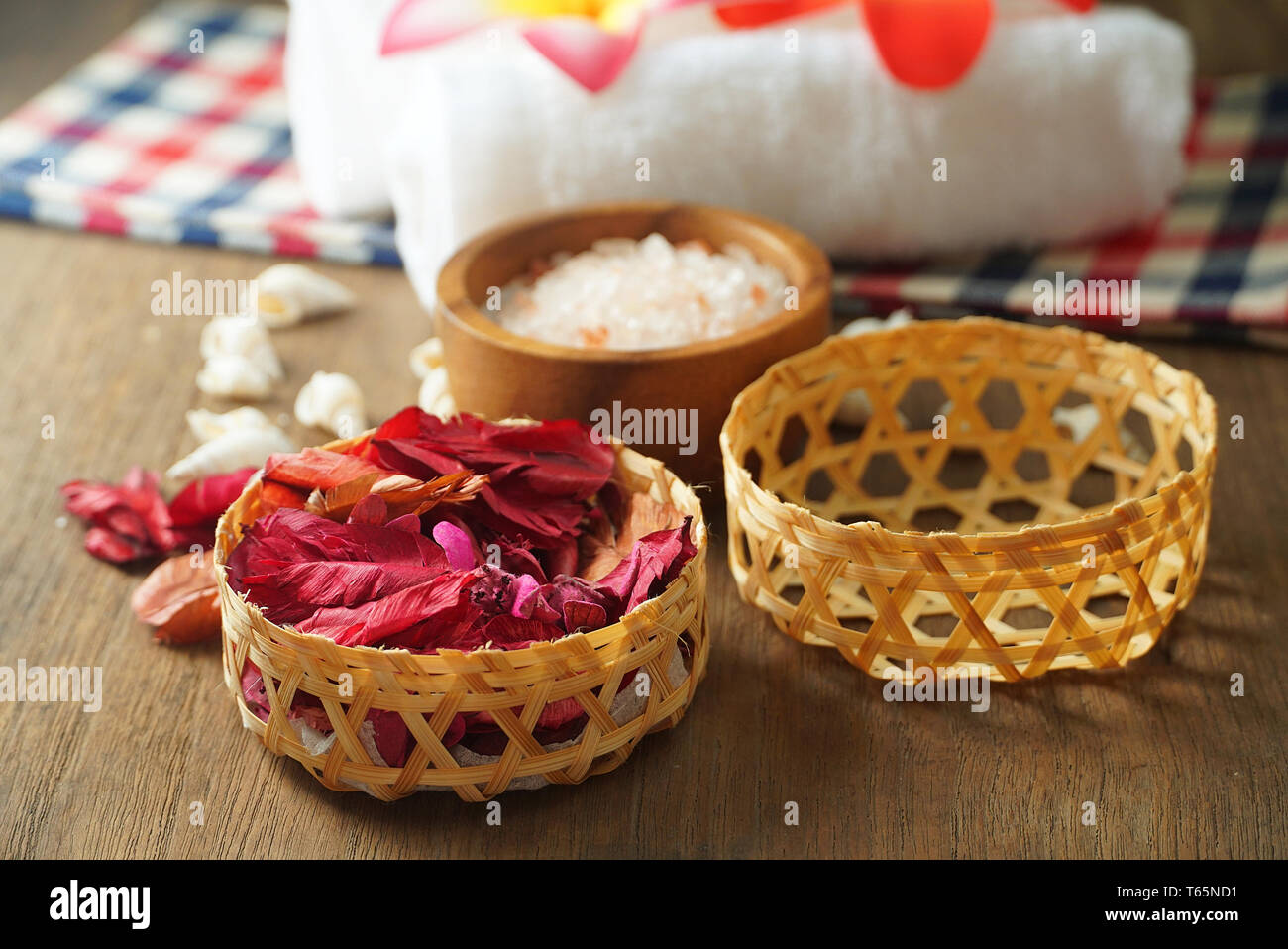 Trockene rose Aroma in Verpackung dekorieren in Spa Club. Stockfoto