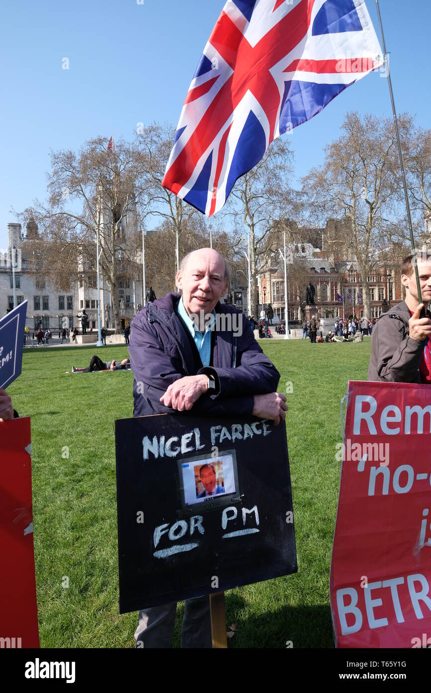 Lassen Wähler versammeln sich in London an dem Tag, an dem Brexit Mit gewesen sein sollte: Atmosphäre, Wo: London, Vereinigtes Königreich, wenn: 29 Mar 2019 Credit: R.M.T. /WENN.com Stockfoto