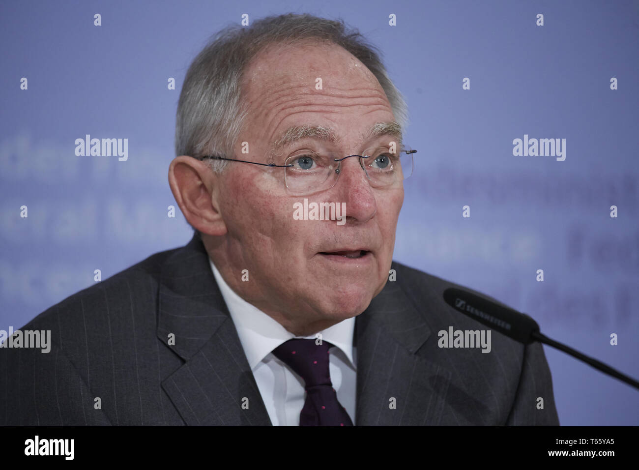 Deutsche FM Wolfgang Schäuble auf der Pressekonferenz Stockfoto