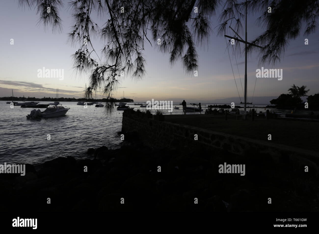 Grand-Baie ist ein Dorf im Norden von Mauritius. Seine Sandstrände gehören abgeschiedenen La Cuvette und Segelboot - gepunktete Grand-Baie, öffentlichen Strand Stockfoto