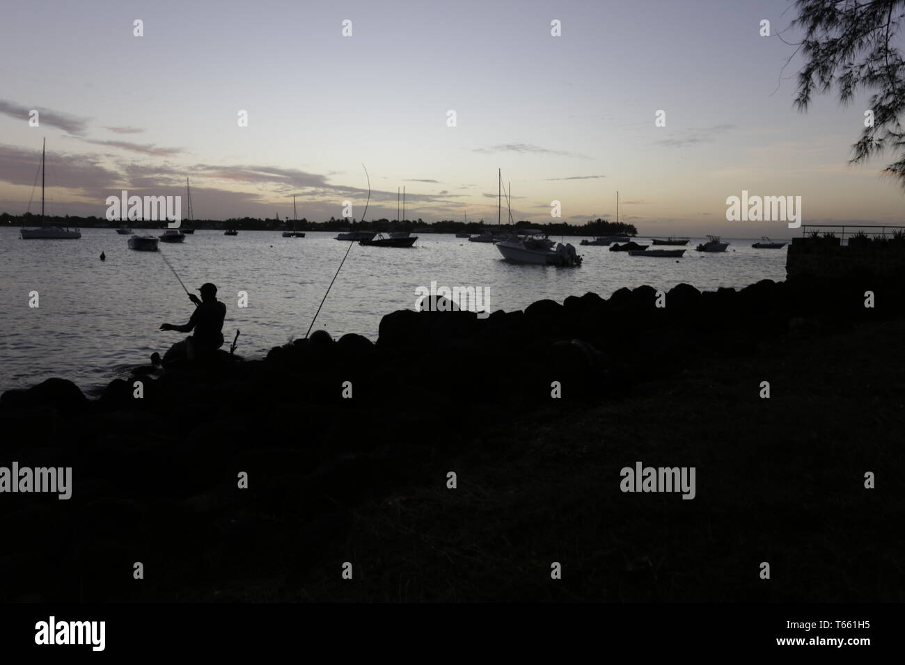 Grand-Baie ist ein Dorf im Norden von Mauritius. Seine Sandstrände gehören abgeschiedenen La Cuvette und Segelboot - gepunktete Grand-Baie, öffentlichen Strand Stockfoto