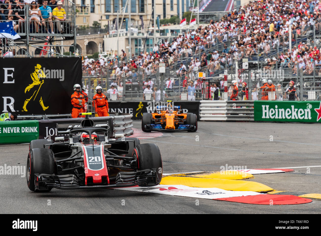 Monte Carlo / Monaco - 05/27/2018 - #2 Stoffel VANDOORNE (BEL, McLaren) und #20 Kevin Magnussen (DEN, HAAS) während der GP von Monaco Stockfoto