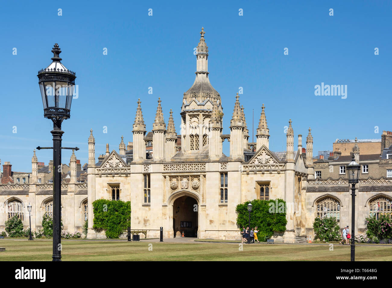 Vordere Hof und Torhaus, Kings College, Cambridge, Cambridgeshire, England, Vereinigtes Königreich Stockfoto