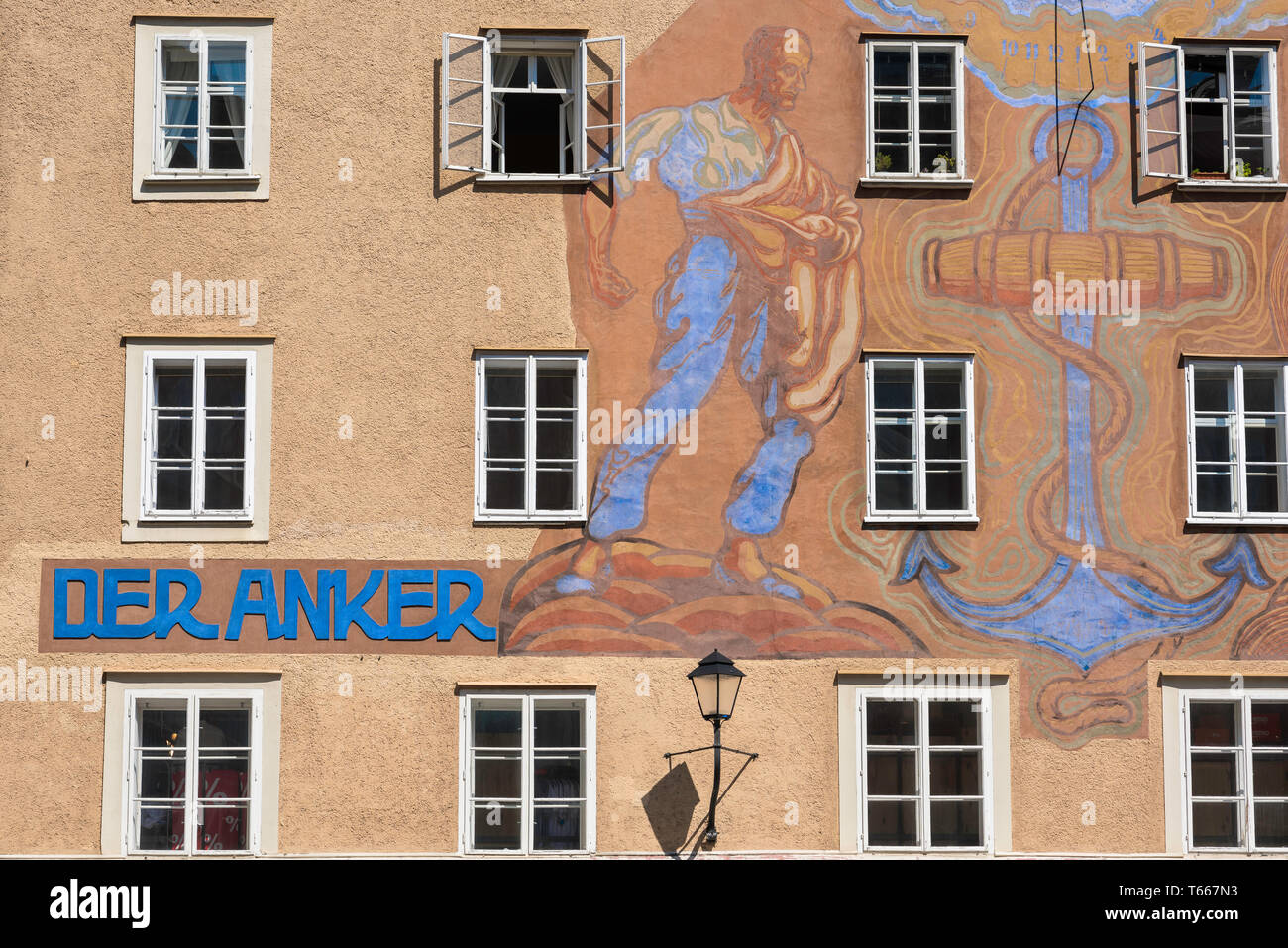 Salzburg Österreich Farbe, Blick auf eine farbenfrohe Gebäude im barocken Altstadt (Altstadt) Quartal Salzburg, Österreich. Stockfoto