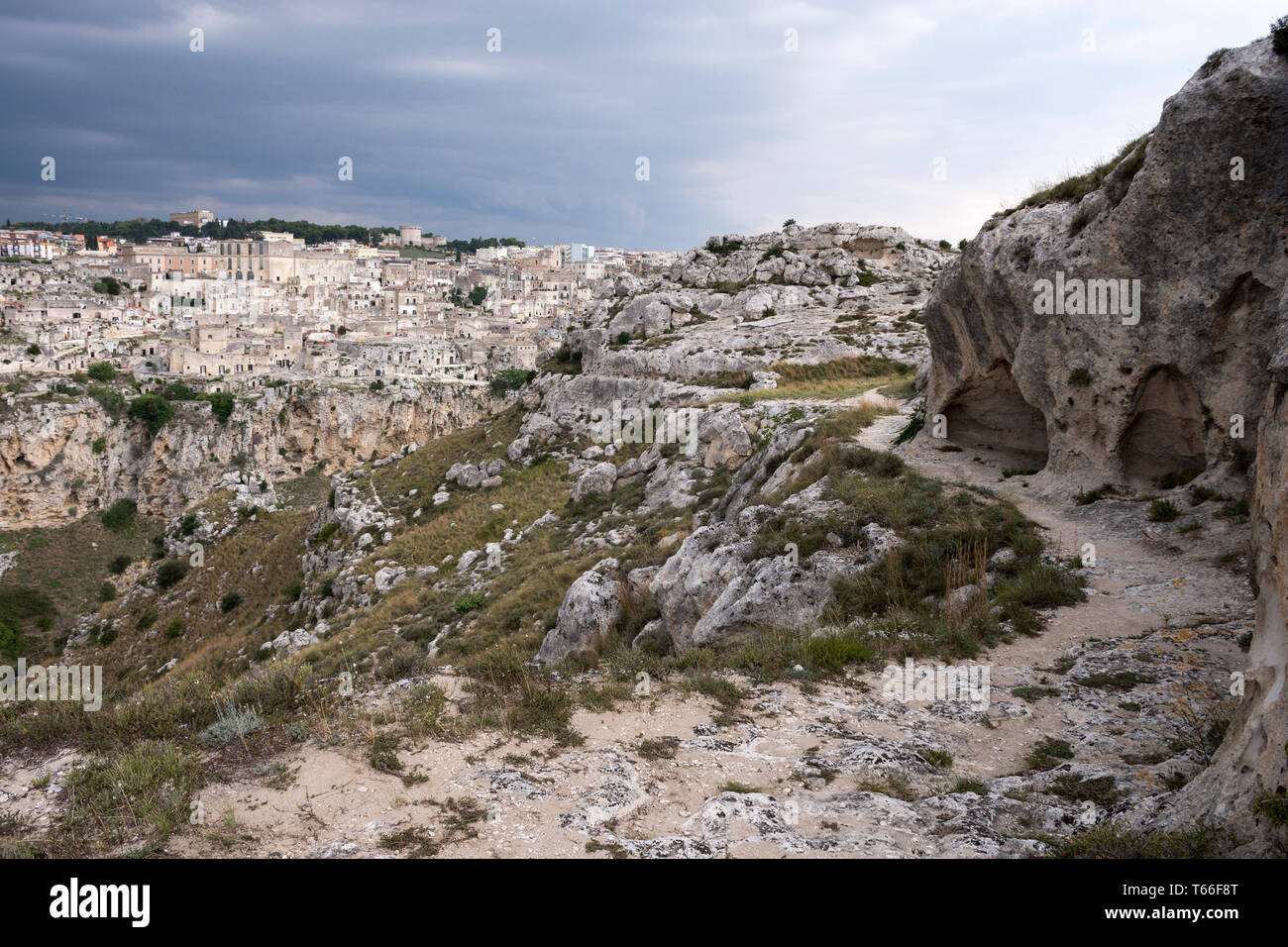 Der Blick auf die Altstadt von Matera vom Nationalpark Murgia. Stockfoto