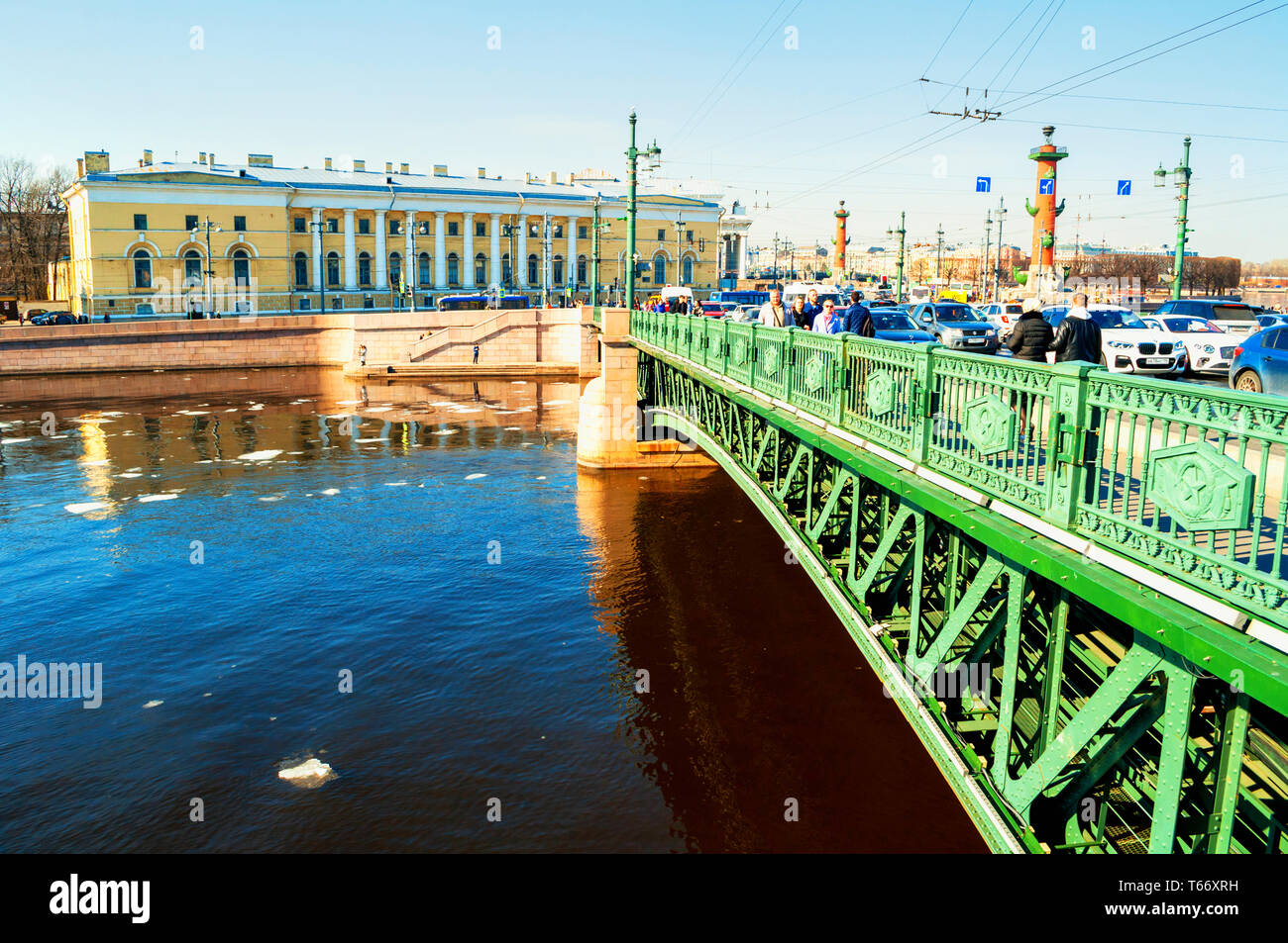 Fluss Durch St Petersburg 4 Buchst Fluss Spalte Stockfotos und -bilder Kaufen - Alamy