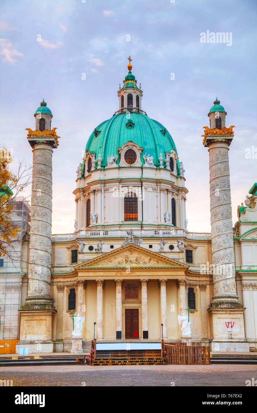 Die Karlskirche (Karlskirche) in Wien, Österreich Stockfoto