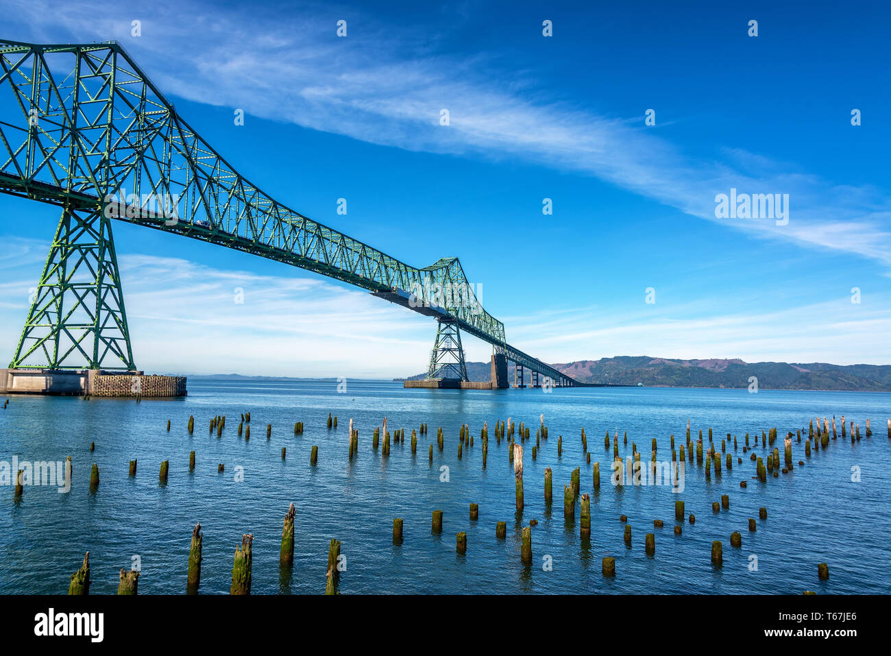 Ansicht des Astoria Megler Brücke über den mächtigen Columbia River in Astoria, Oregon Stockfoto