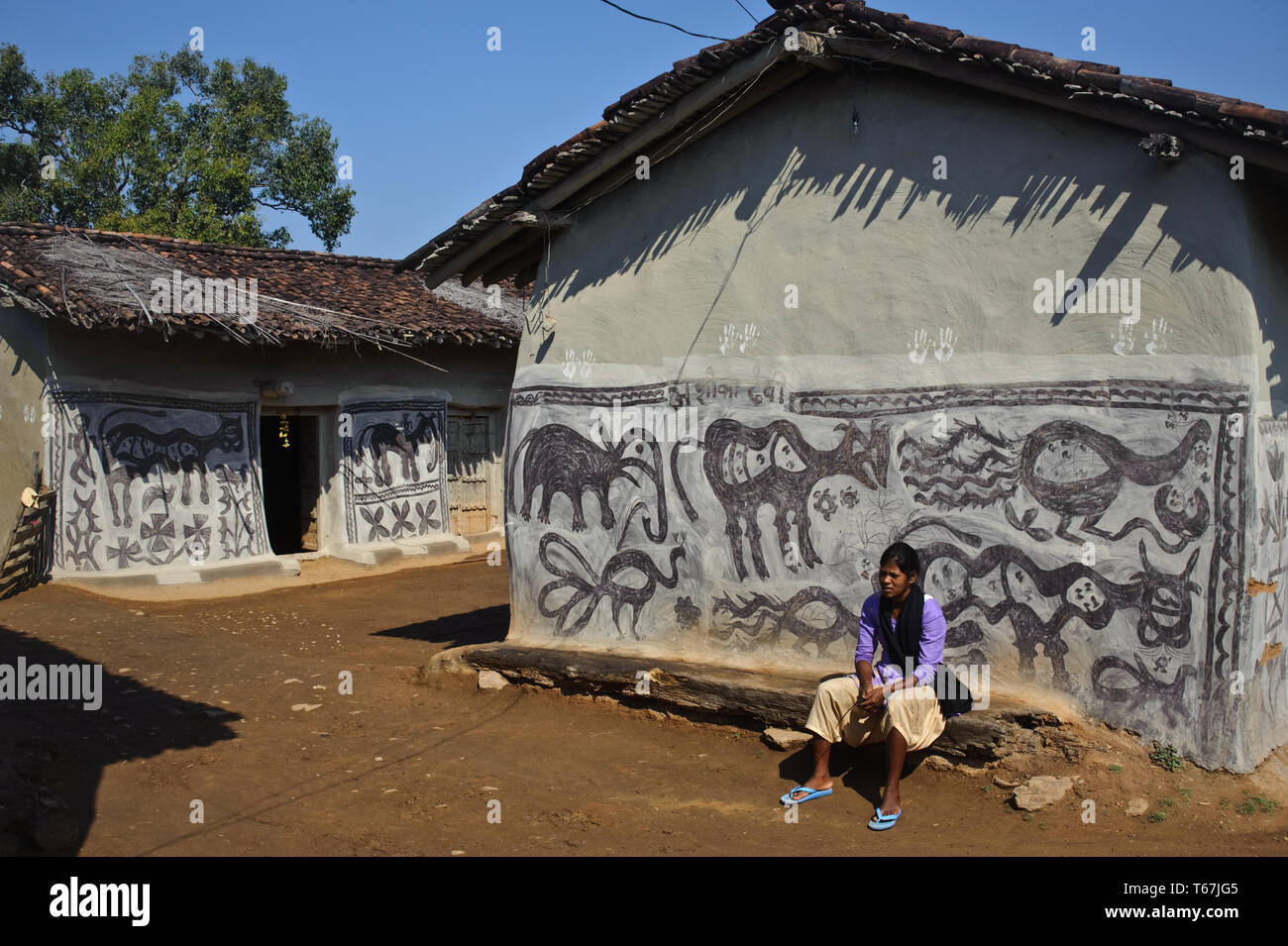 Niedrige Kaste Frau + Khovar Kunst (Indien) Stockfoto