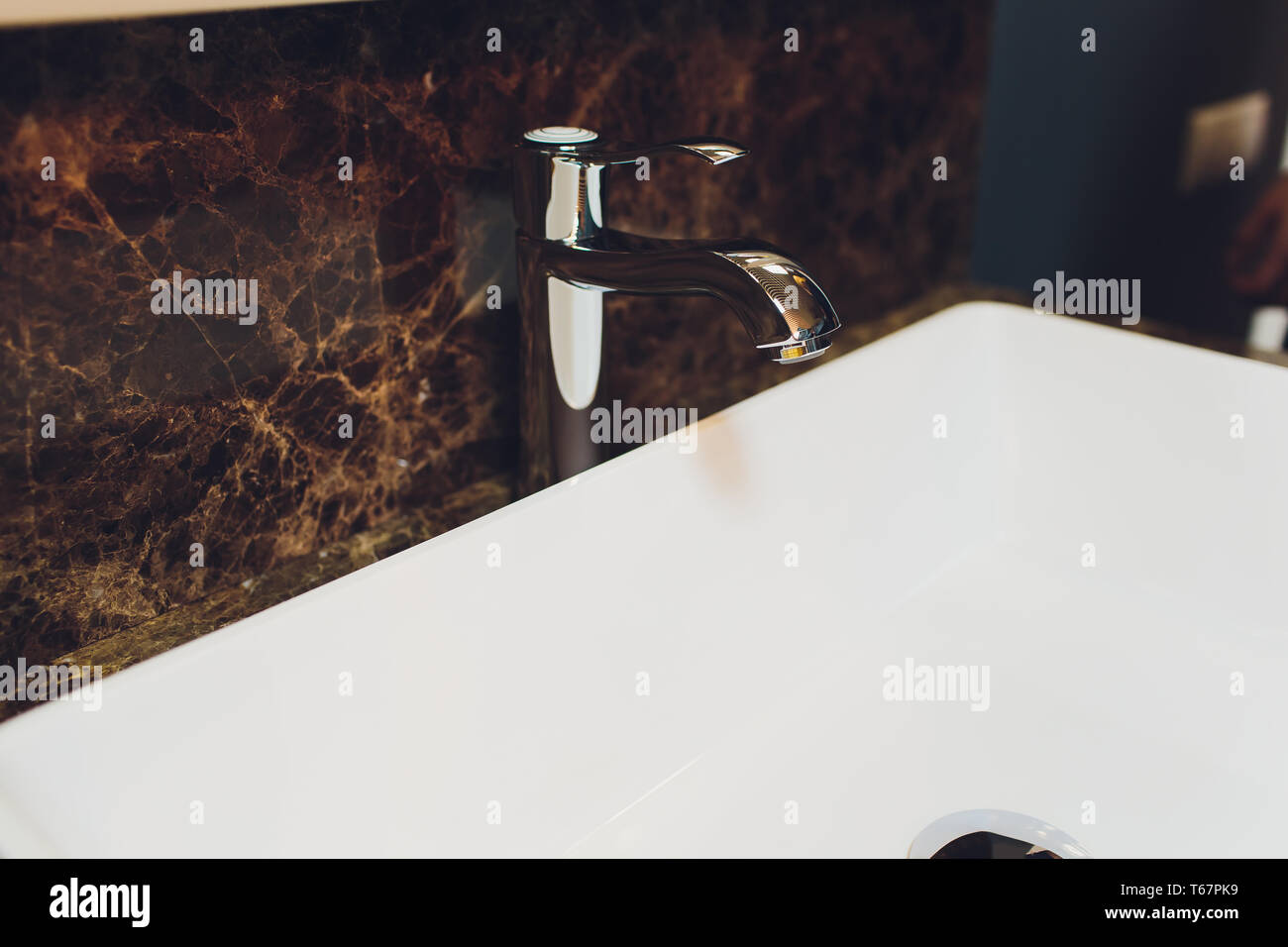 Antikes Waschbecken Stockfotos & Antikes Waschbecken Bilder - Alamy