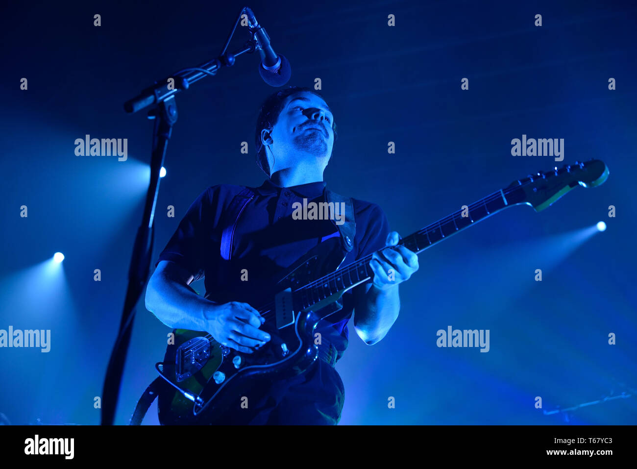 BARCELONA - MAR 5: Milky Chance (indie Musik Band) im Konzert an Razzmatazz Bühne am 5. März in Barcelona, Spanien 2018. Stockfoto