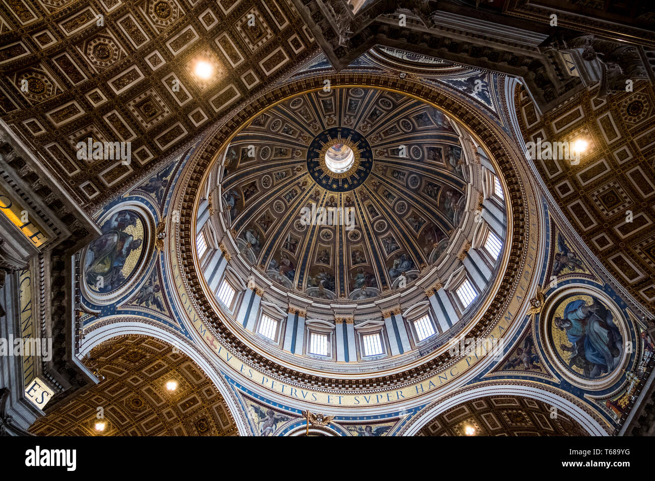 Michelangelos Kuppel im Petersdom Stockfoto