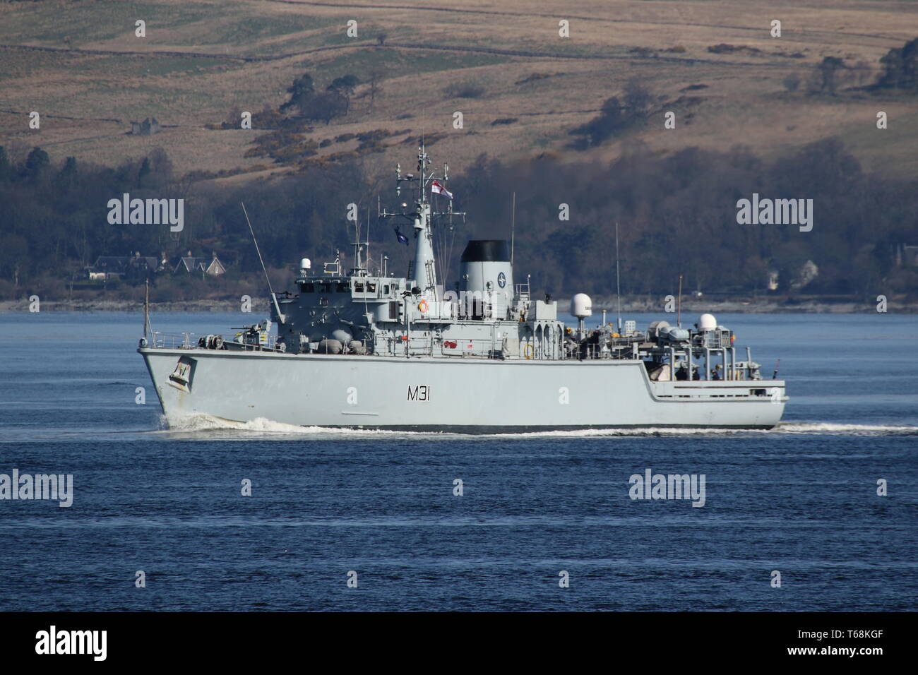 HMS Cattistock (M31), ein Sa-Klasse minehunter von der Royal Navy betrieben, vorbei an Gourock zu Beginn der Übung gemeinsame Krieger 19-1. Stockfoto