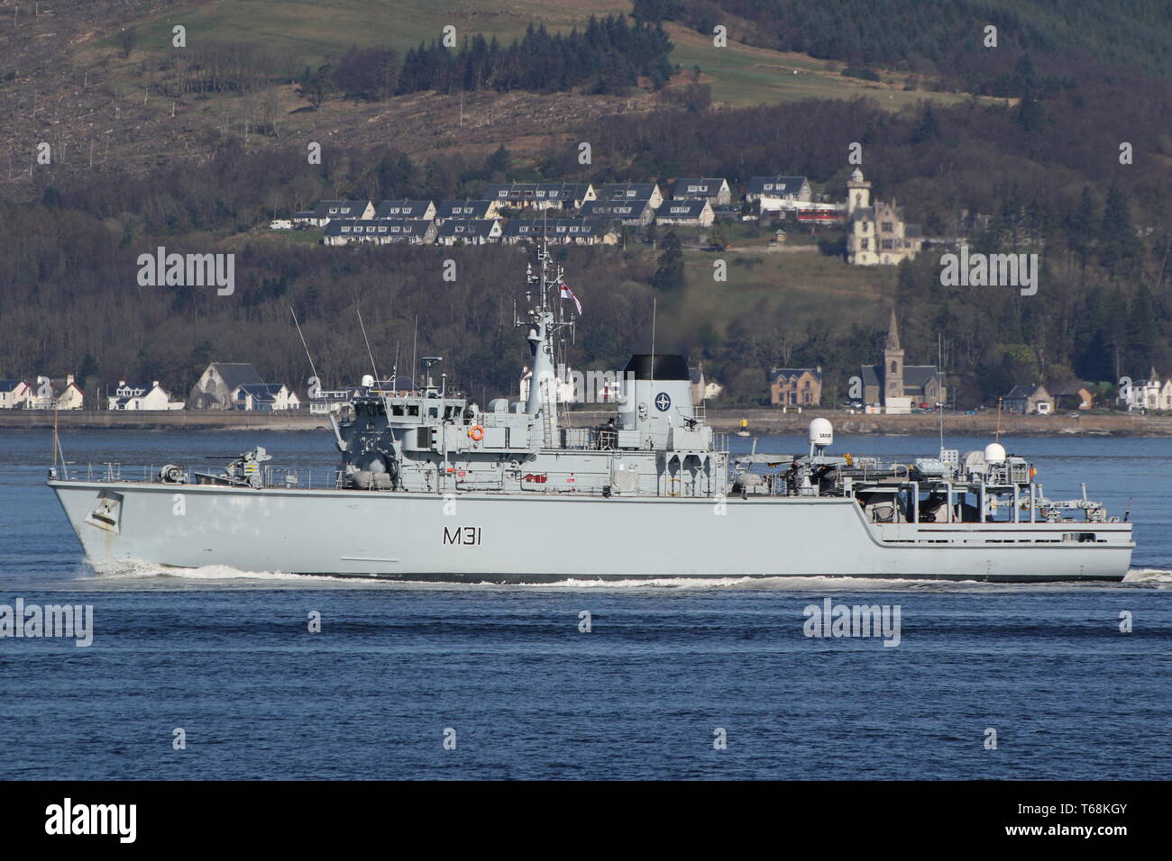 HMS Cattistock (M31), ein Sa-Klasse minehunter von der Royal Navy betrieben, vorbei an Gourock zu Beginn der Übung gemeinsame Krieger 19-1. Stockfoto