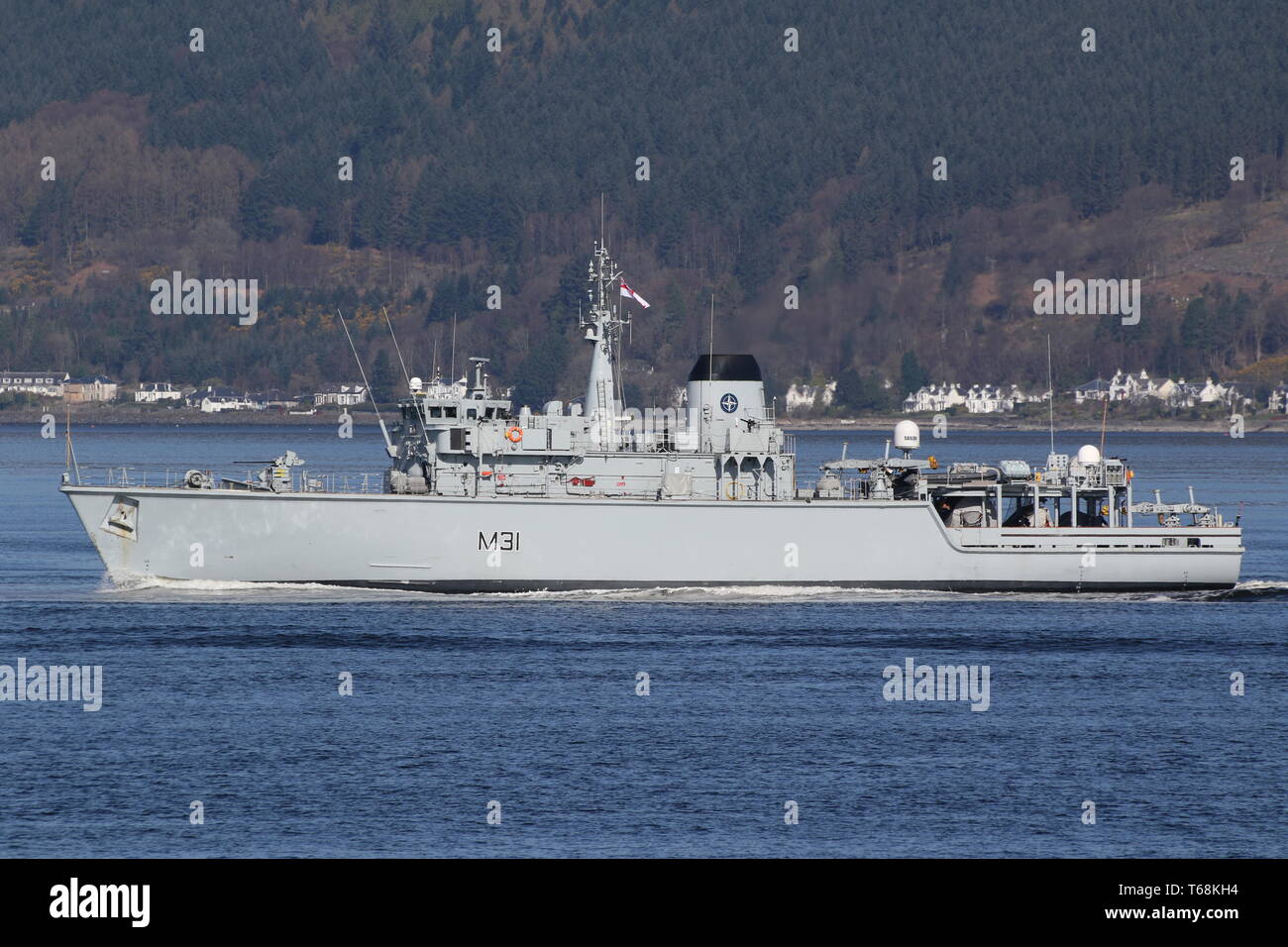 HMS Cattistock (M31), ein Sa-Klasse minehunter von der Royal Navy betrieben, vorbei an Gourock zu Beginn der Übung gemeinsame Krieger 19-1. Stockfoto