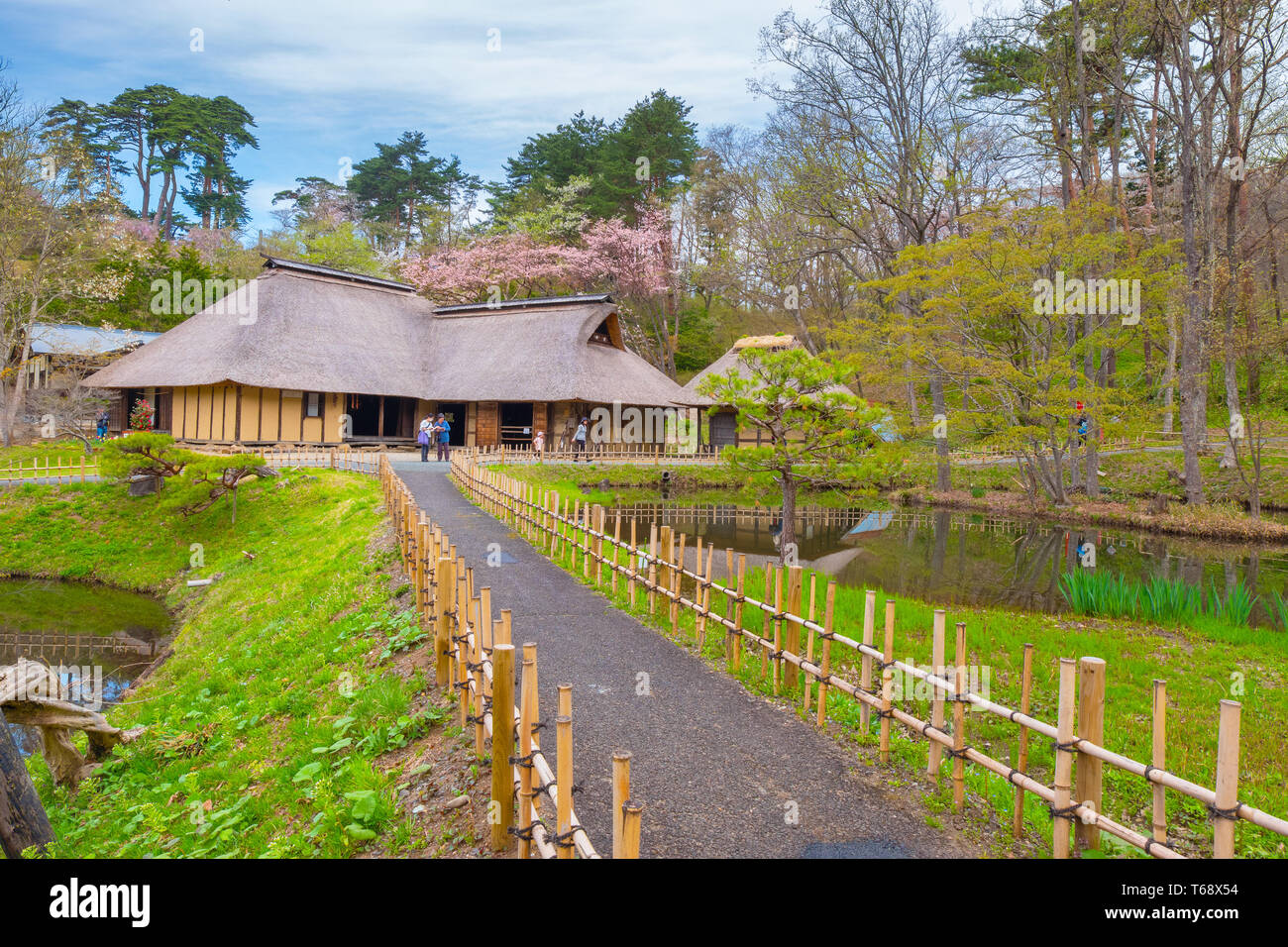 Kitakami, Japan - 22 April 2018: michinoku Folklore Dorf ist eine Fundgrube an historischen Häusern und folkloristische Artefakte. Die meisten Gebäude und Stockfoto