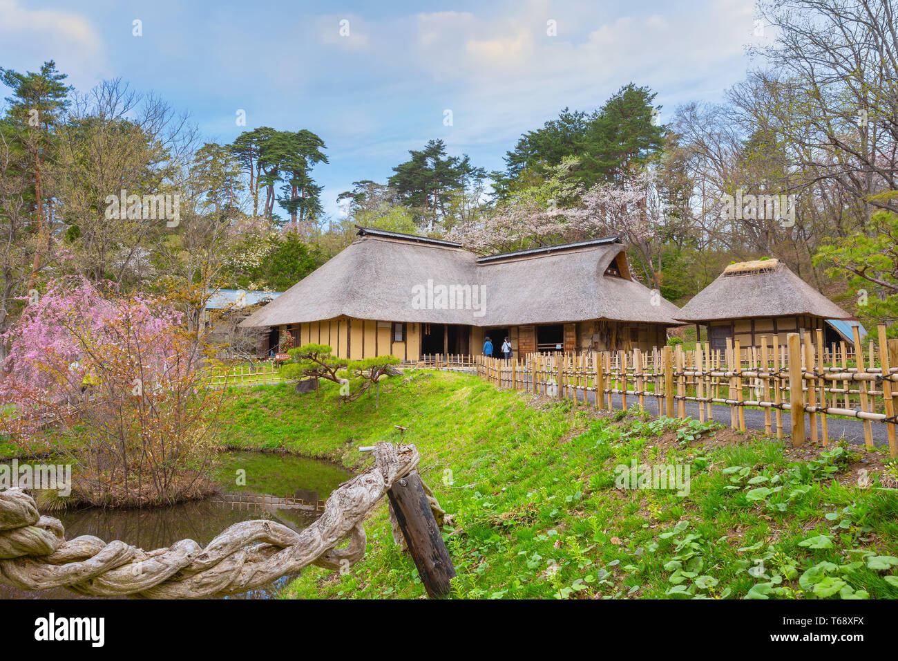 Kitakami, Japan - 22 April 2018: michinoku Folklore Dorf ist eine Fundgrube an historischen Häusern und folkloristische Artefakte. Die meisten Gebäude und Stockfoto