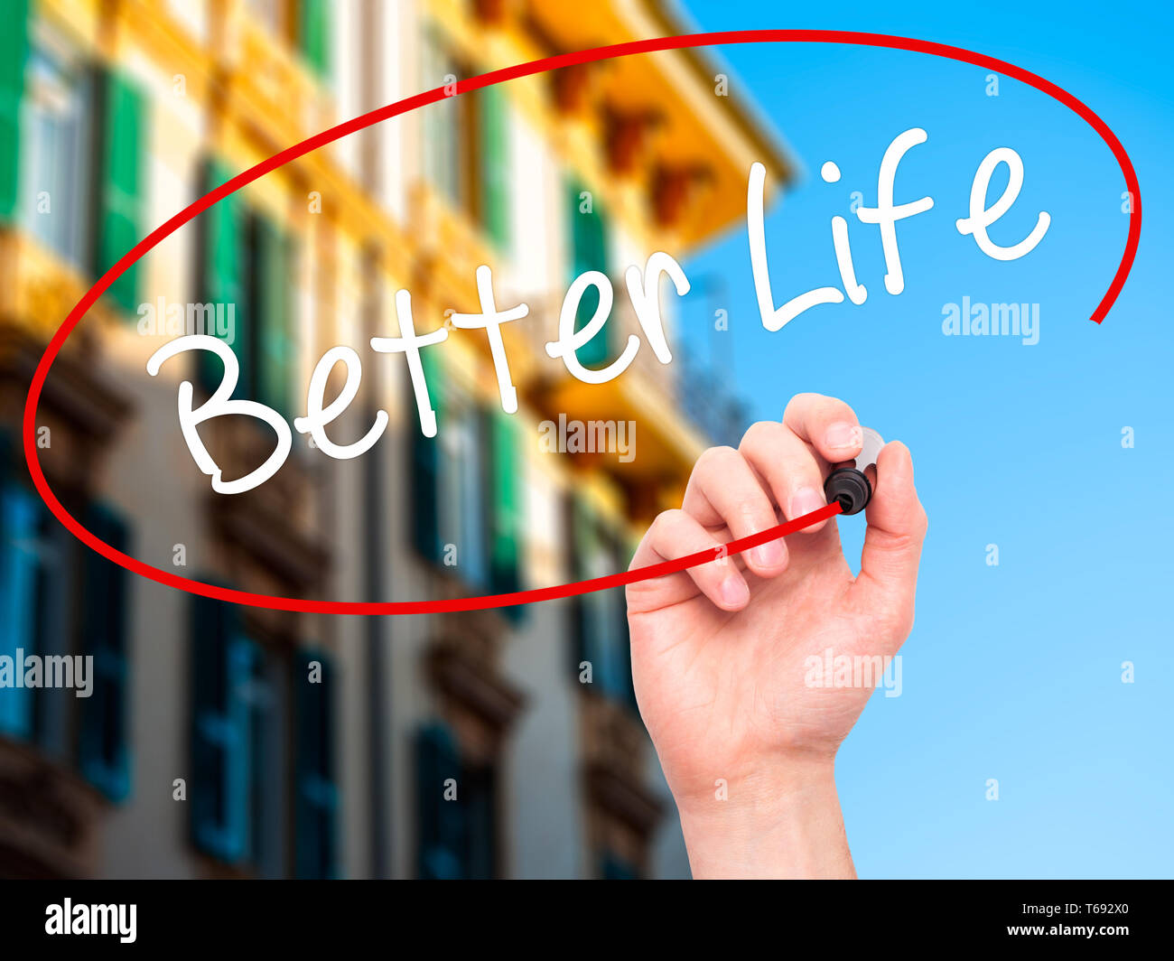 Hand schreiben Besser Leben mit schwarzem Marker auf visuelle Bildschirm. Stockfoto Hand schreiben Besser Leben mit schwarzem Marker auf visuelle Bildschirm. Stockfoto