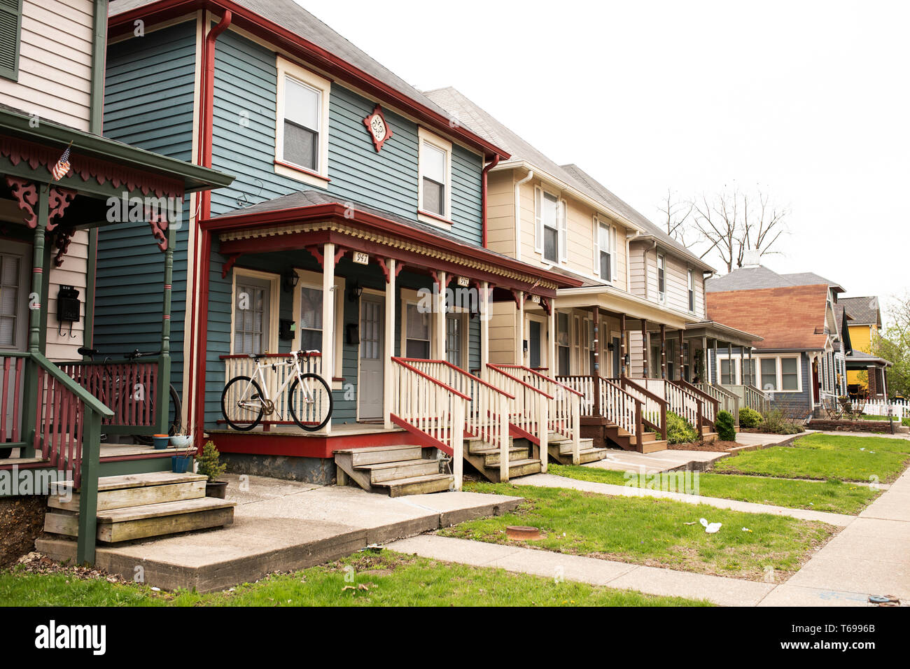Historische Häuser in der Fountain Square Nachbarschaft von Indianapolis, Indiana, USA. Stockfoto