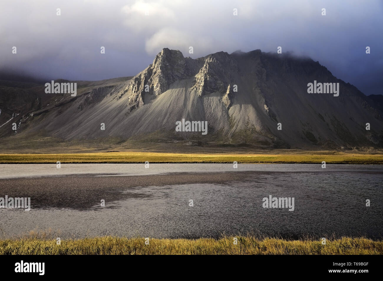 Landschaft mit Berg an der Südküste, Snaefellsnes, Island Stockfoto