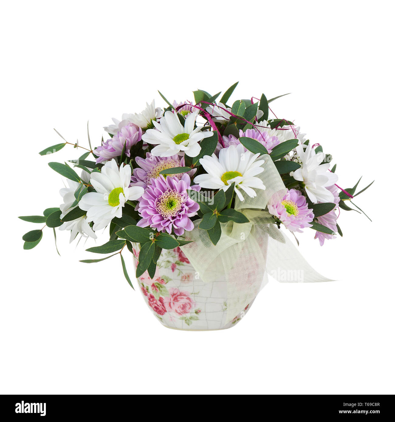 Blumenstrauß aus Gerbera Blumen in der Vase isoliert auf weißem Hintergrund. Stockfoto