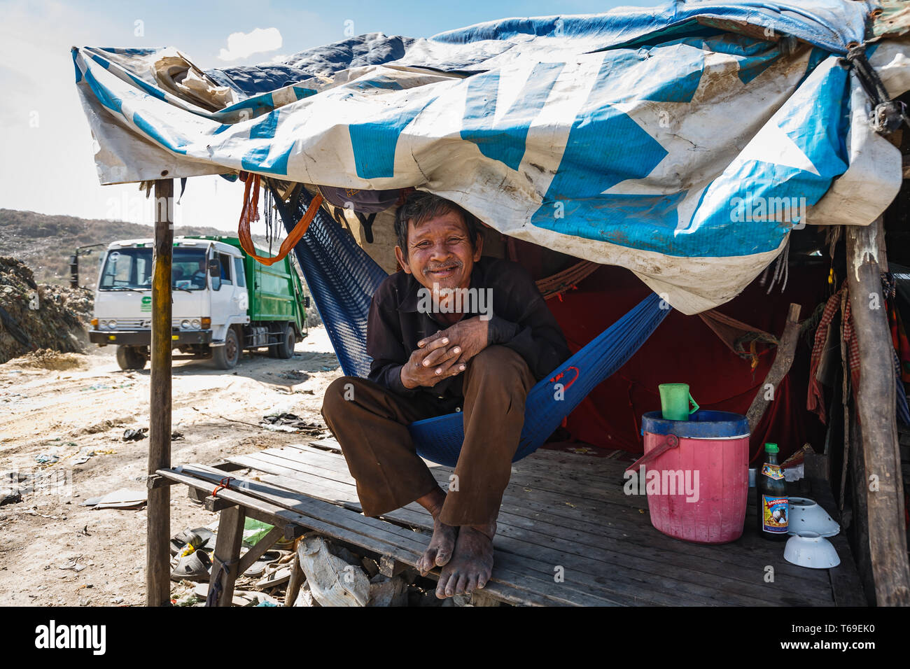 Detailansicht von Haus eines dump Stadtbewohner, die durch den Müll nimmt zu finden Gegenstände zu verkaufen Stockfoto
