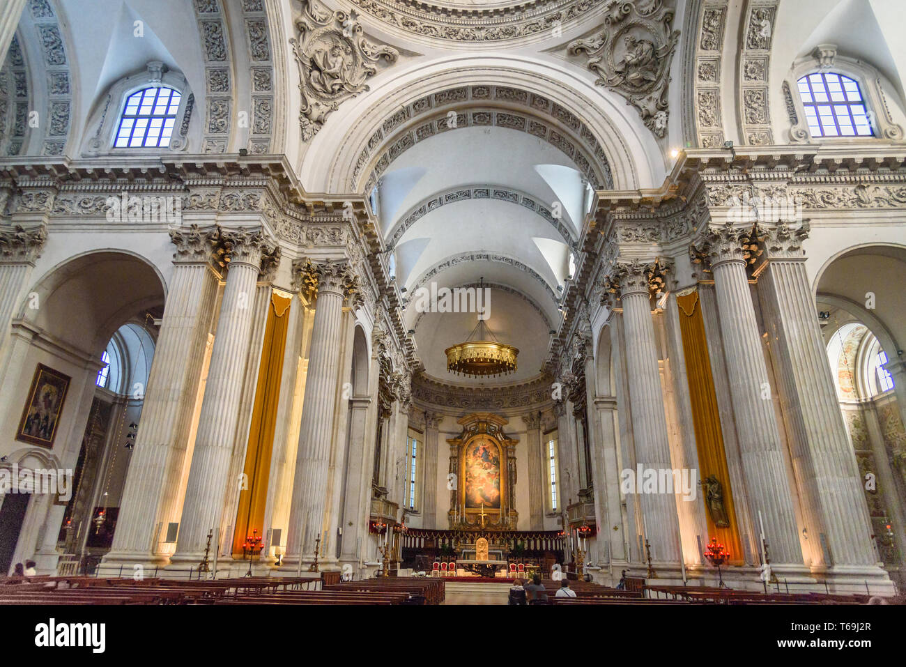 Brescia, Italien - 21. Oktober 2018: die Innere des Duomo Nuovo oder Neue Kathedrale Kathedrale estiva di Santa Maria Assunta Stockfoto