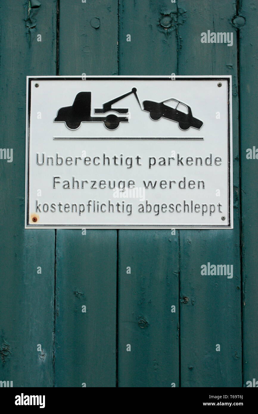 Warnschild, unbefugtes Parken... Stockfoto