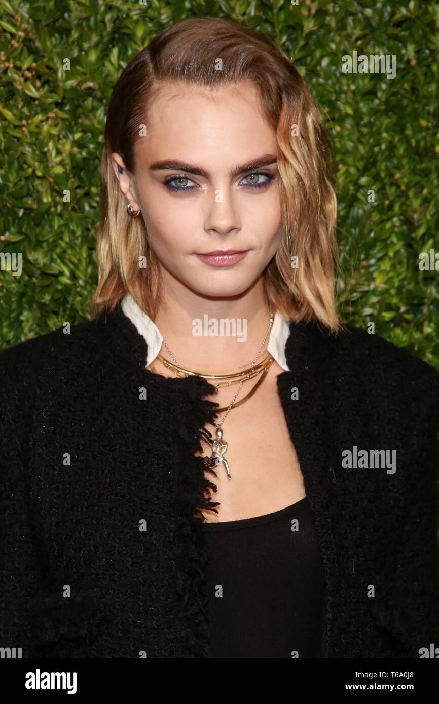 New York, NY, USA. 29 Apr, 2019. Cara Delevingne bei der Ankunft für 14. jährlichen CHANEL Tribeca Film Festival Künstler Abendessen, Balthazar Restaurant, New York, NY, 29. April 2019. Credit: Jason Mendez/Everett Collection/Alamy leben Nachrichten Stockfoto