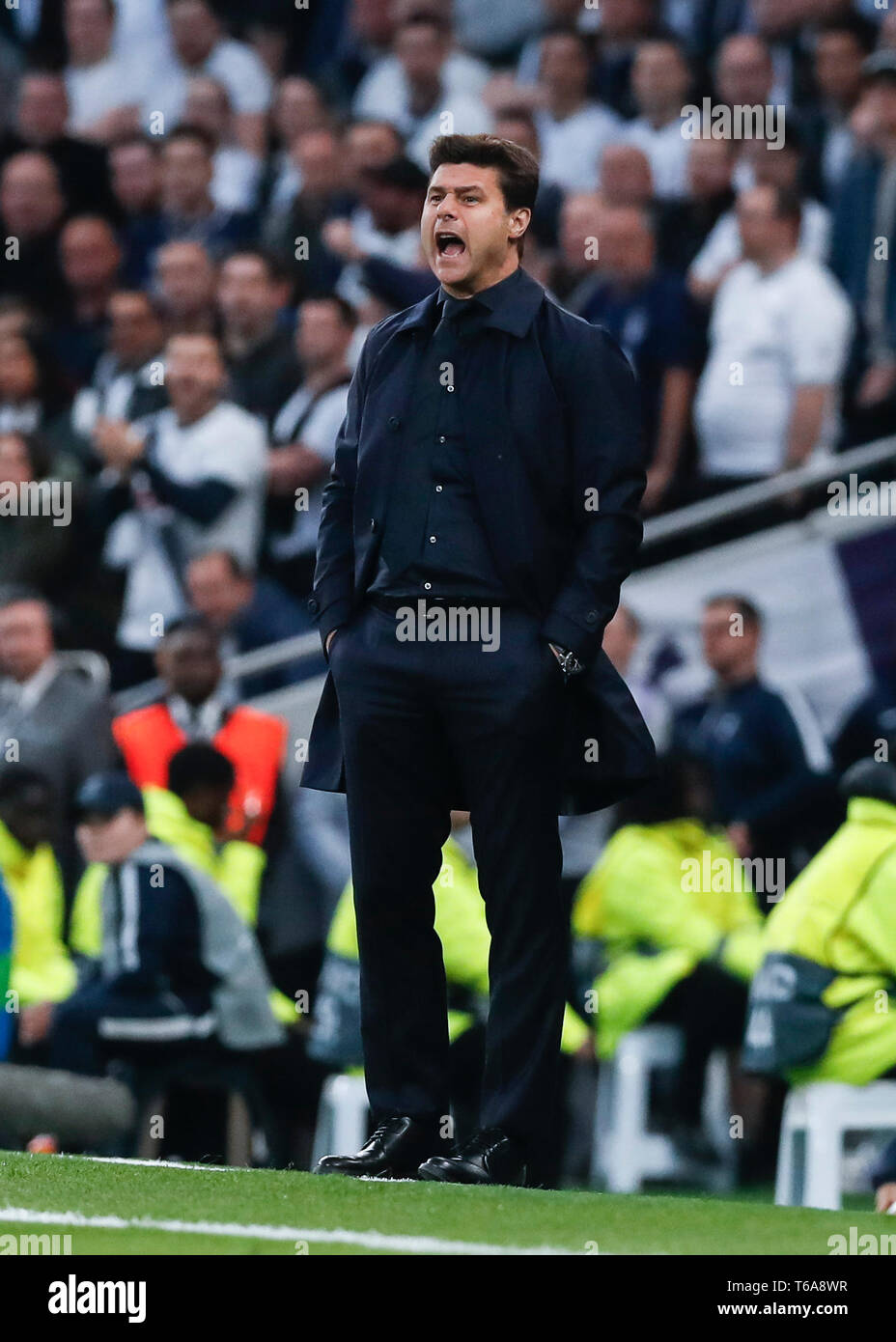 London, Großbritannien. 30 Apr, 2019. Tottenham Hotspur Manager Mauricio Pochettino beauftragt während der UEFA Champions League Halbfinale Hinspiel Fußballspiel zwischen den Tottenham Hotspur und Ajax an der Tottenham Hotspur Stadion in London, Großbritannien am 30. April 2019. Ajax gewann 1:0. Credit: Han Yan/Xinhua/Alamy leben Nachrichten Stockfoto