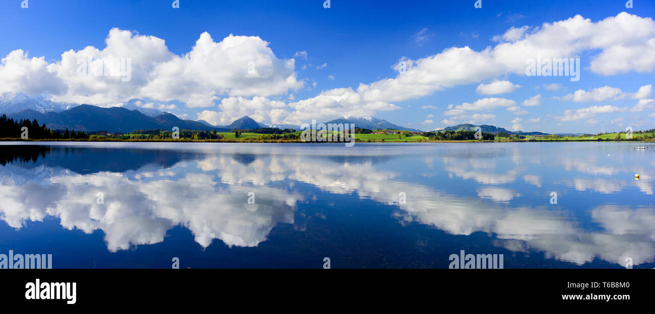 Alpen in Bayern, Deutschland, Spiegelung im See Stockfoto