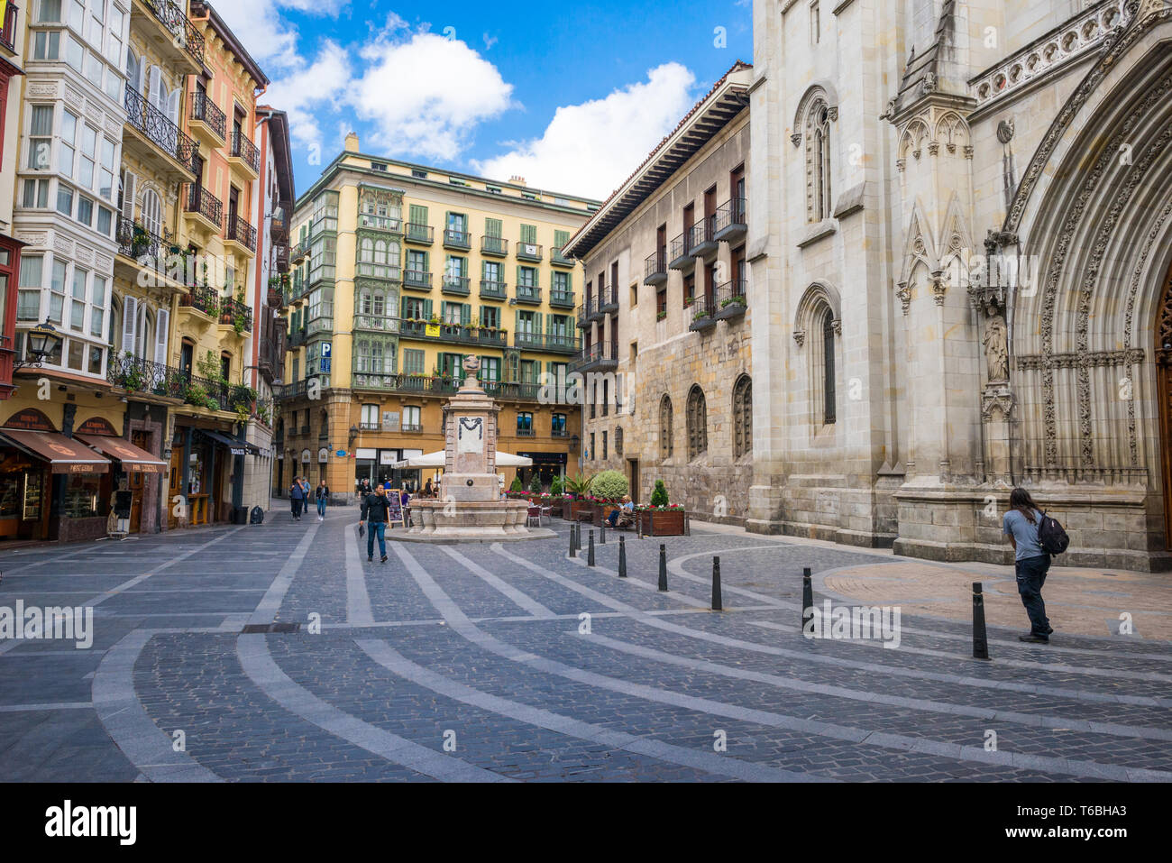 Die Kathedrale und der Plaza in der Altstadt von Bilbao Stockfoto
