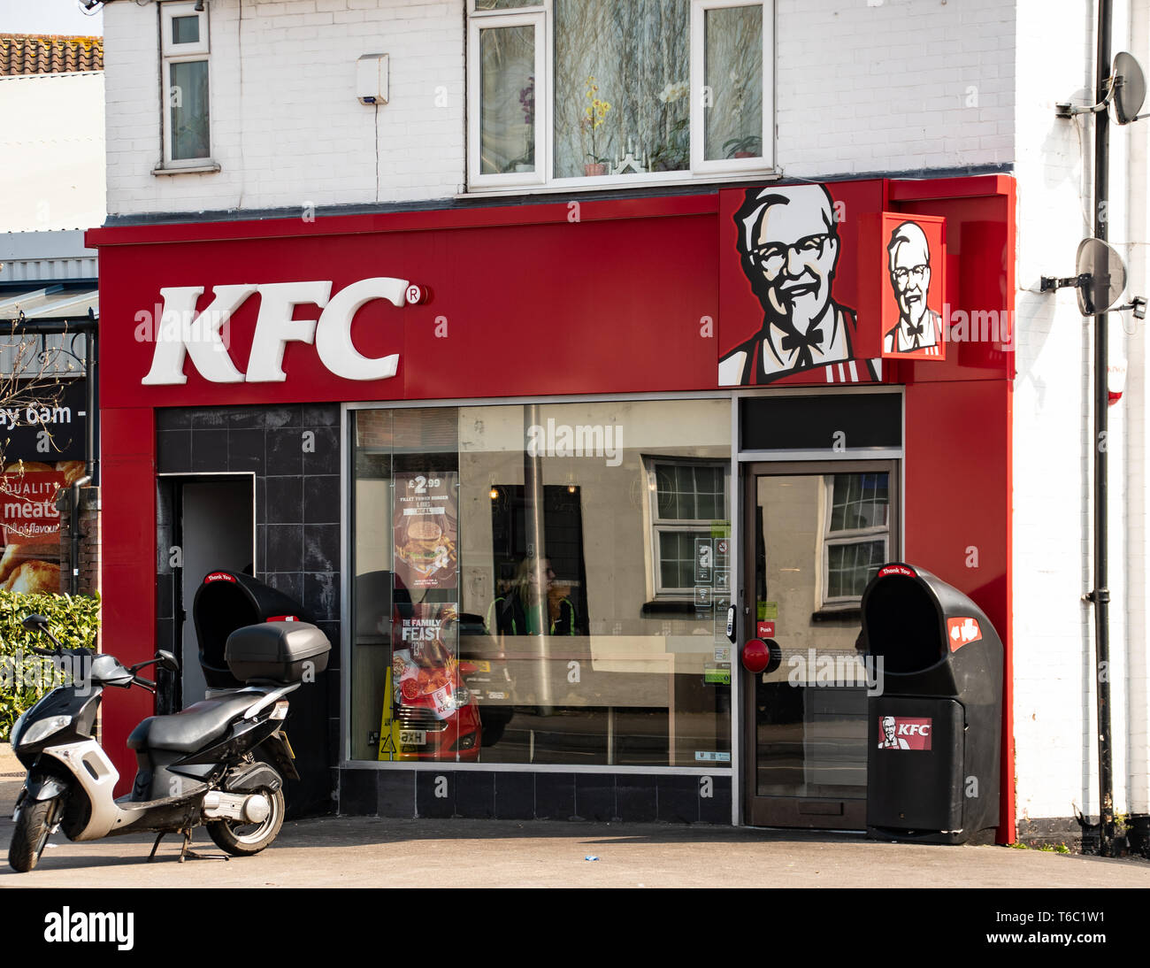 Reading, Großbritannien - 30 März 2019: Der Eingang zum Kentucky Fried Chicken Store auf shinfield Straße Stockfoto