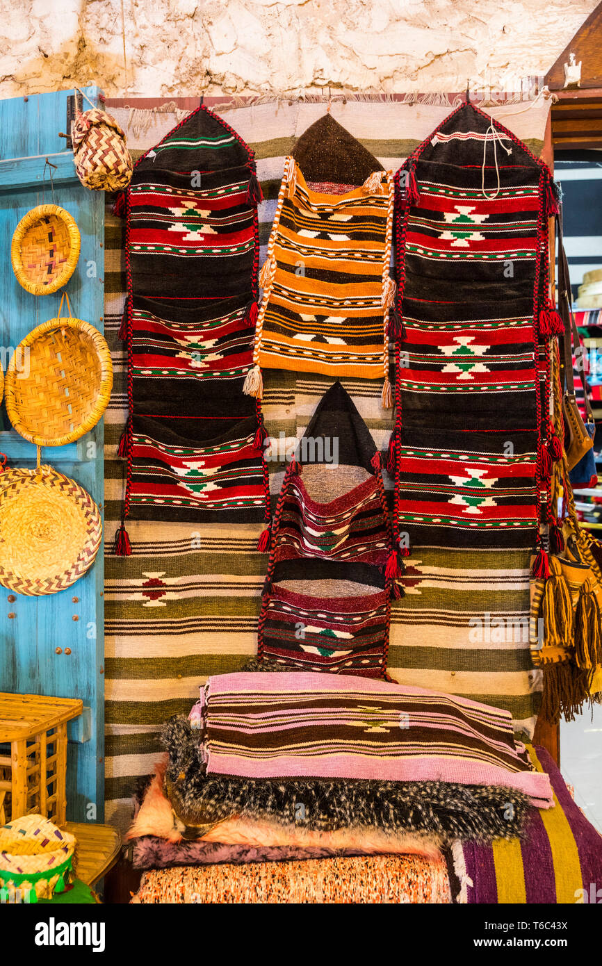 Souvenir camel Taschen für Verkauf, Souk Waqif, Doha, Qatar Stockfoto