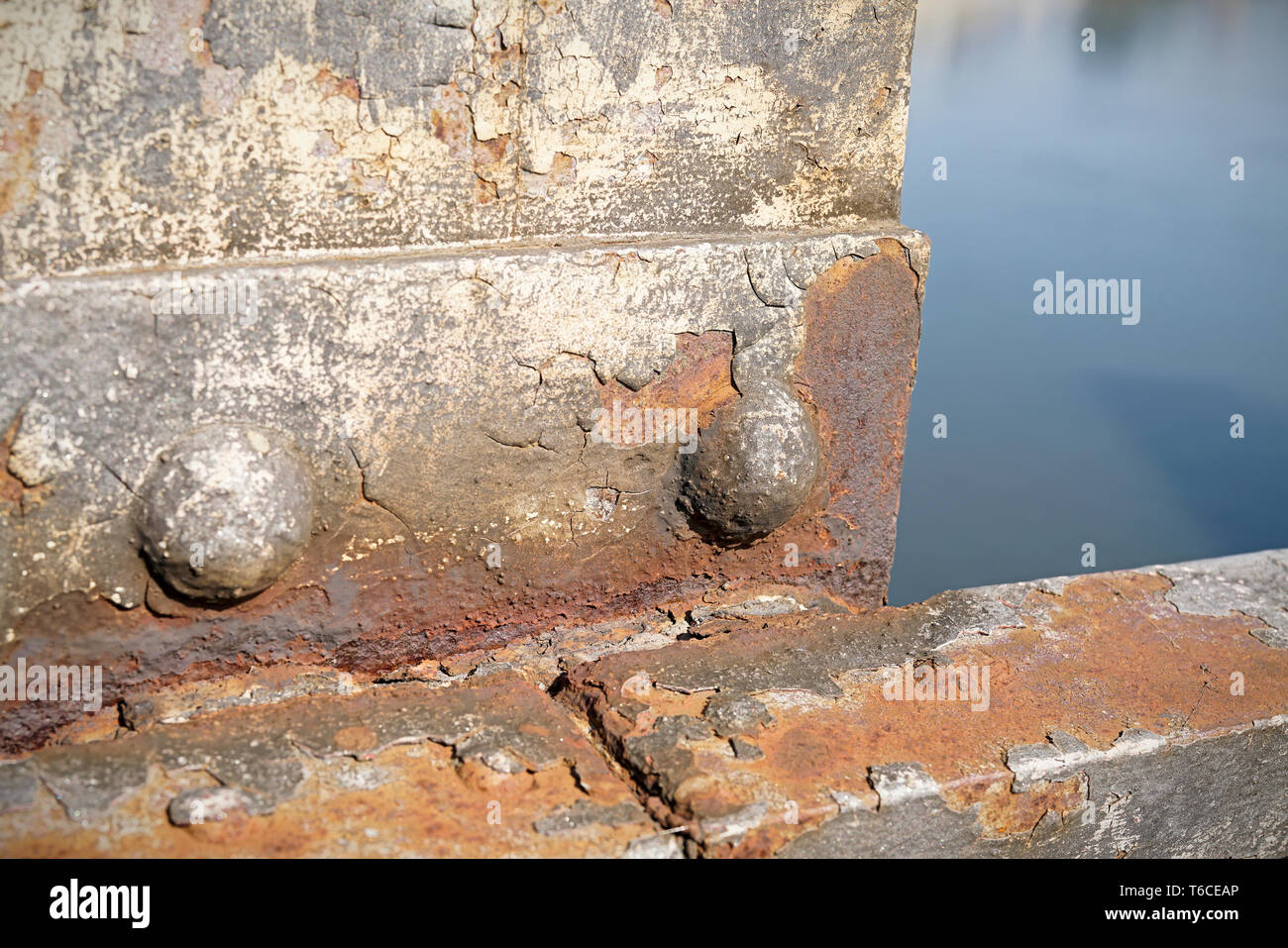 Rusty Komponente einer alten Brücke in Magdeburg. Stockfoto