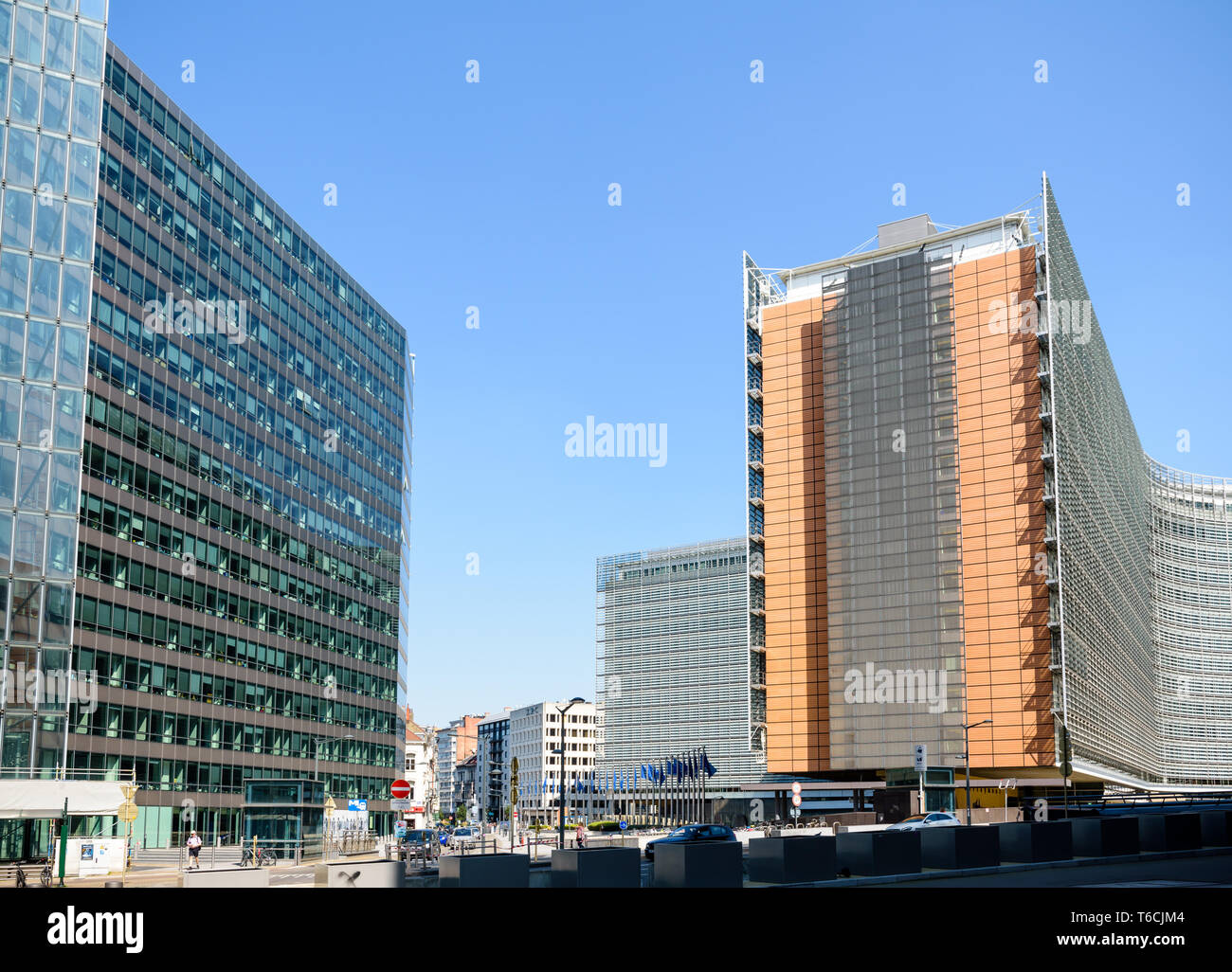 Der westliche Flügel des Berlaymont-gebäudes, dem Sitz der Europäischen Kommission im europäischen Viertel in Brüssel, Belgien. Stockfoto