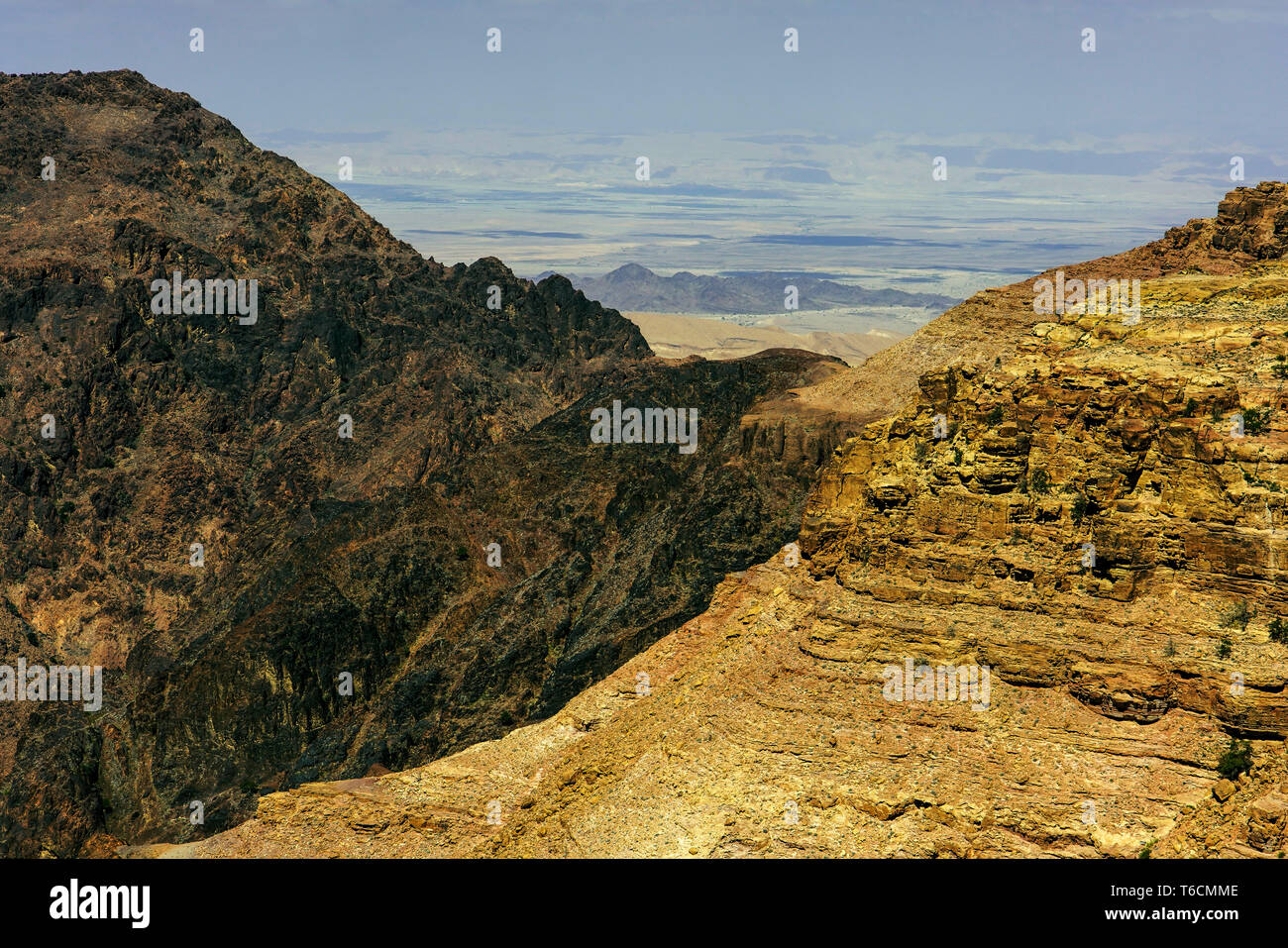 Schöne Landschaft rund um Petra archäologische Stadt, Jordanien. Stockfoto