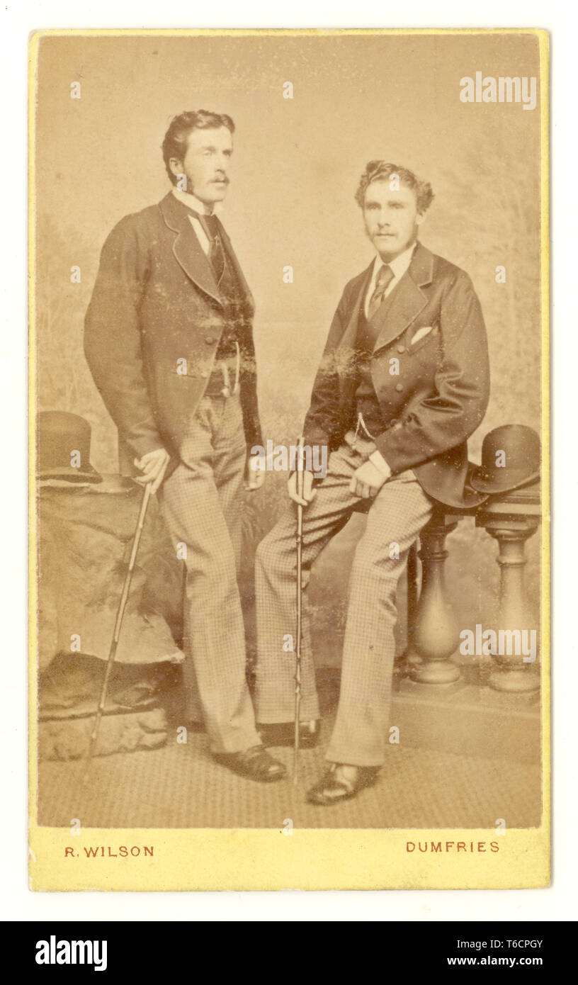 Frühe CDV der Viktorianischen Männer, Hüte, vom Studio von R.Wilson, Dumfries, Schottland, Großbritannien, um 1860. Stockfoto