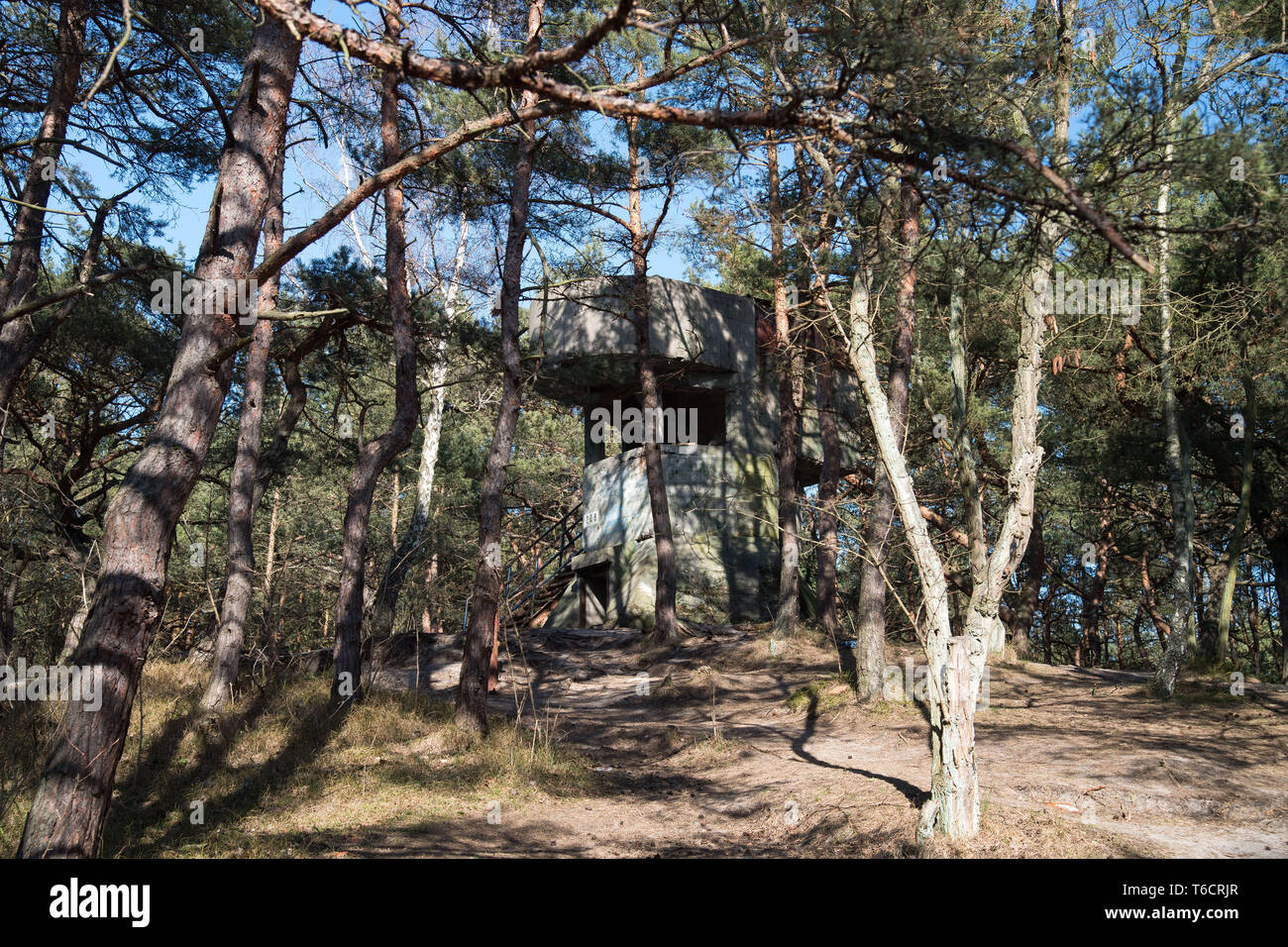 Aussichtsturm auf Würzburg-Riese (Giant Würzburg) Radar von 13 Bateria Artylerii Stalej 13 BAS Hel Cypel (13 Küsten Batterie) in Hel, Polen gebaut. Stockfoto