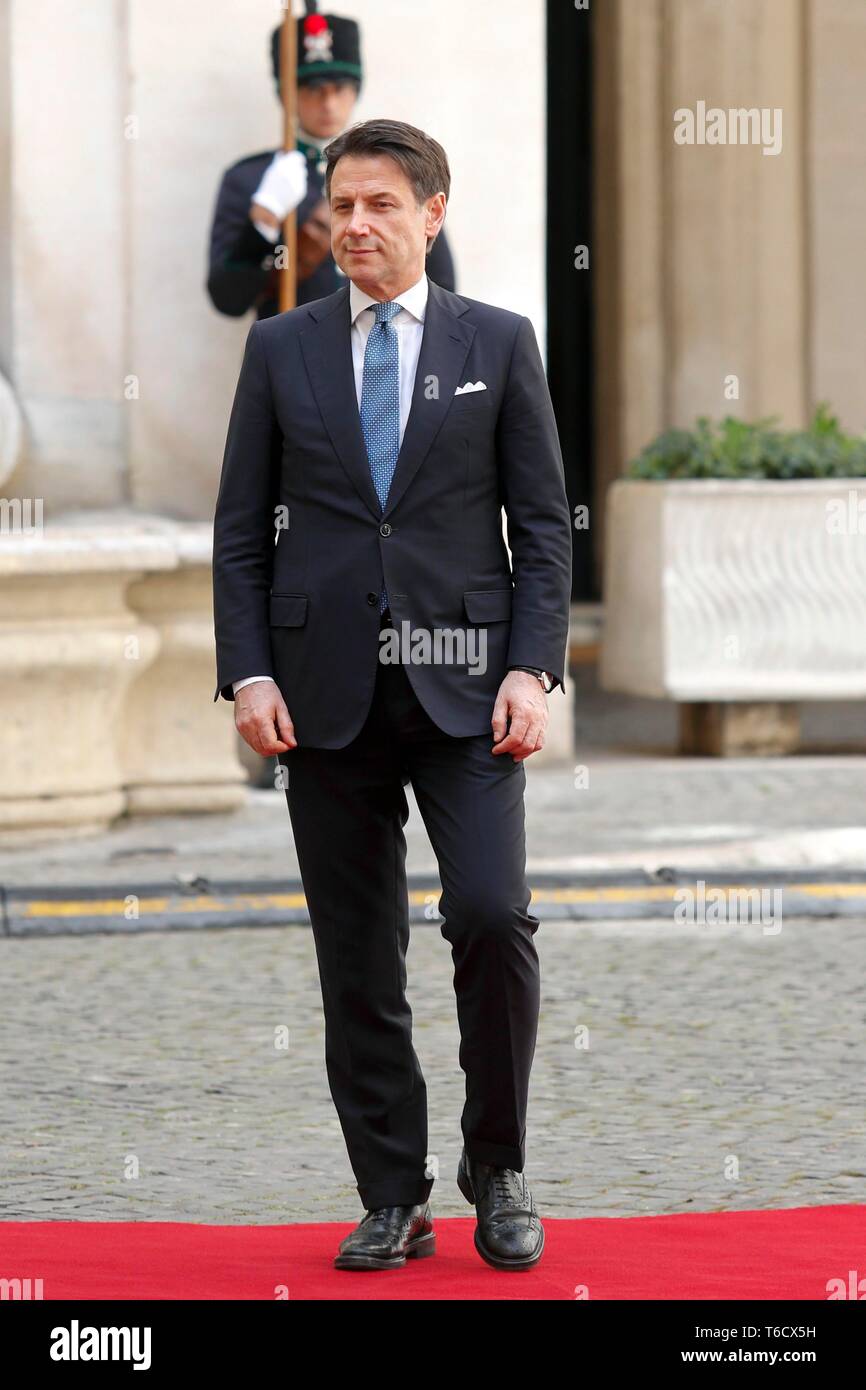 Italien, Rom, 24. April 2019: Italienische premier Giuseppe Conte im Hinterhof des Palazzo Chigi, Hauptsitz der Regierung Foto Remo Casilli/Sintesi Stockfoto